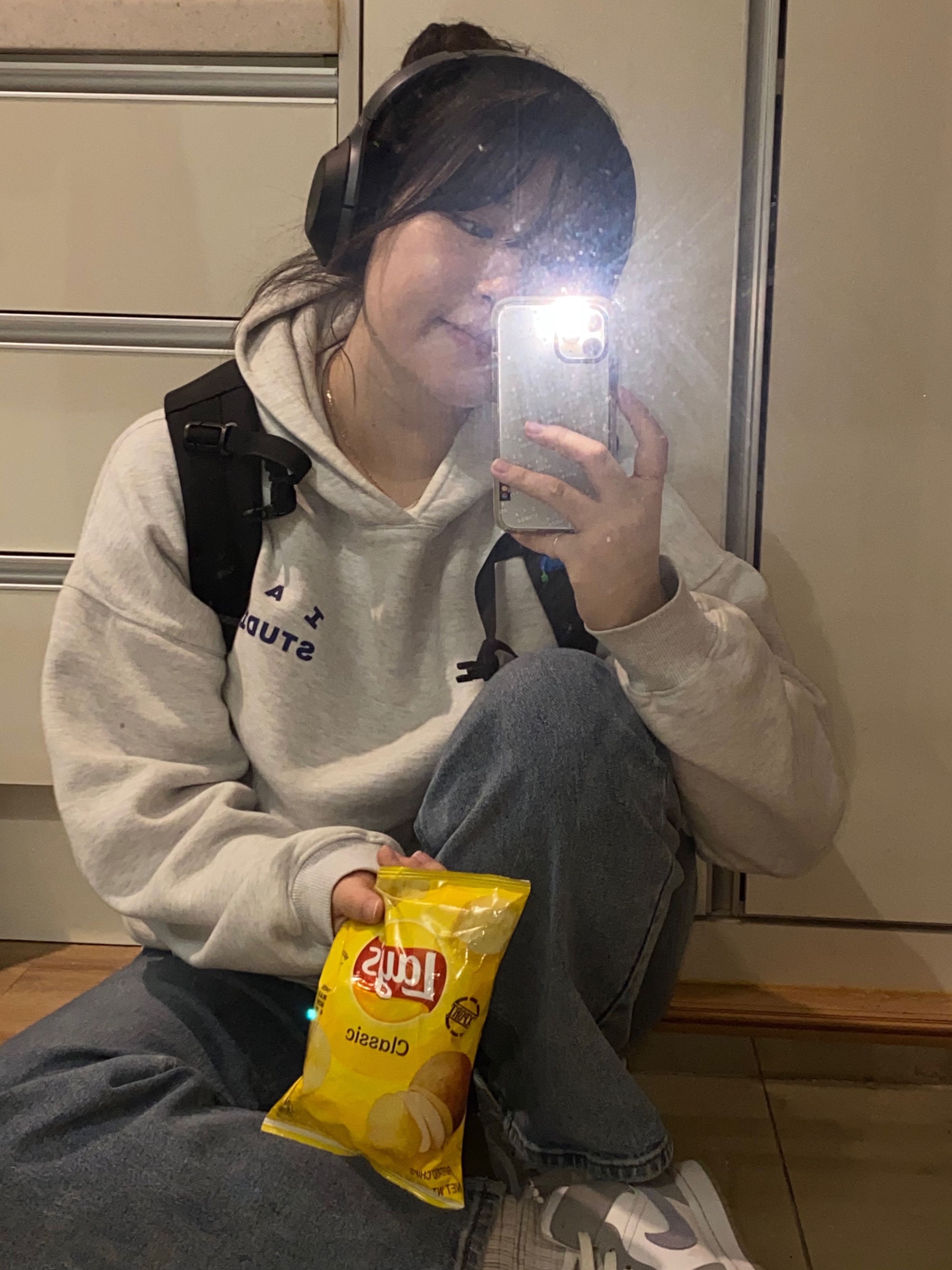IAB Studio Hoodie Oatmeal Gray - 21SS, Casetify x IAB Studio iPhone White Monogram Logo Impact Case Frost White 착용 스타일 - 1