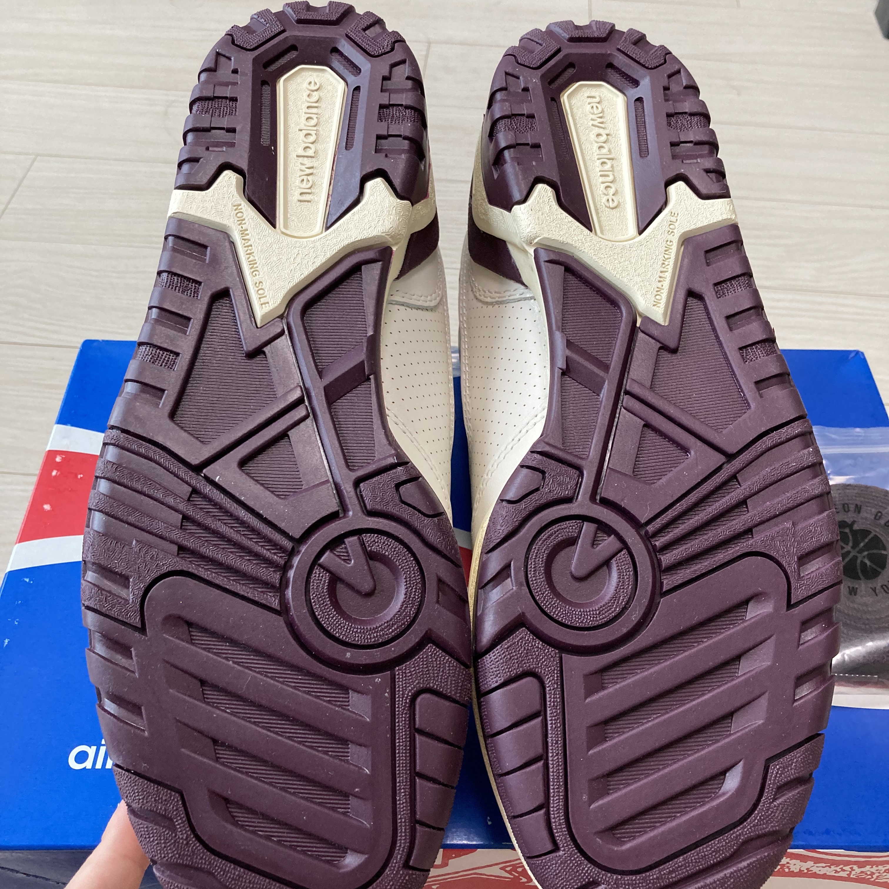 New Balance x Aime Leon Dore 550 Purple 착용 스타일 - 4