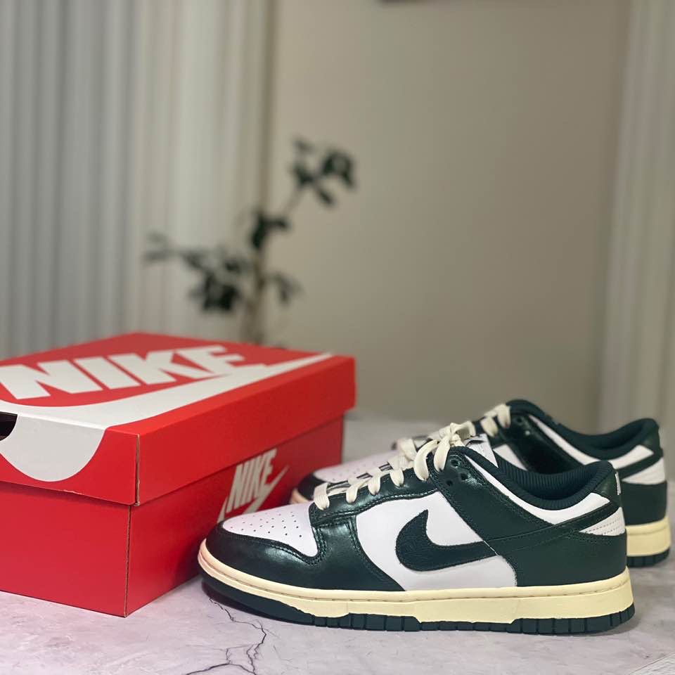 (W) Nike Dunk Low Vintage Green 착용 스타일 - 3