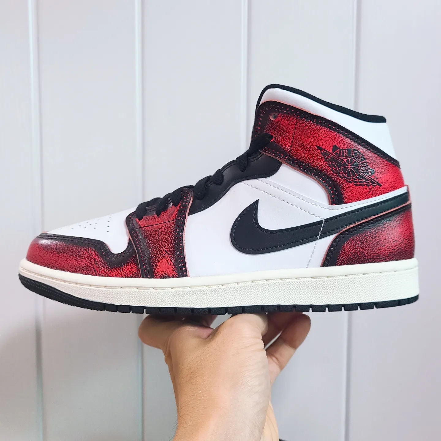 Jordan 1 Mid SE Infrared 23 착용 스타일 - 4