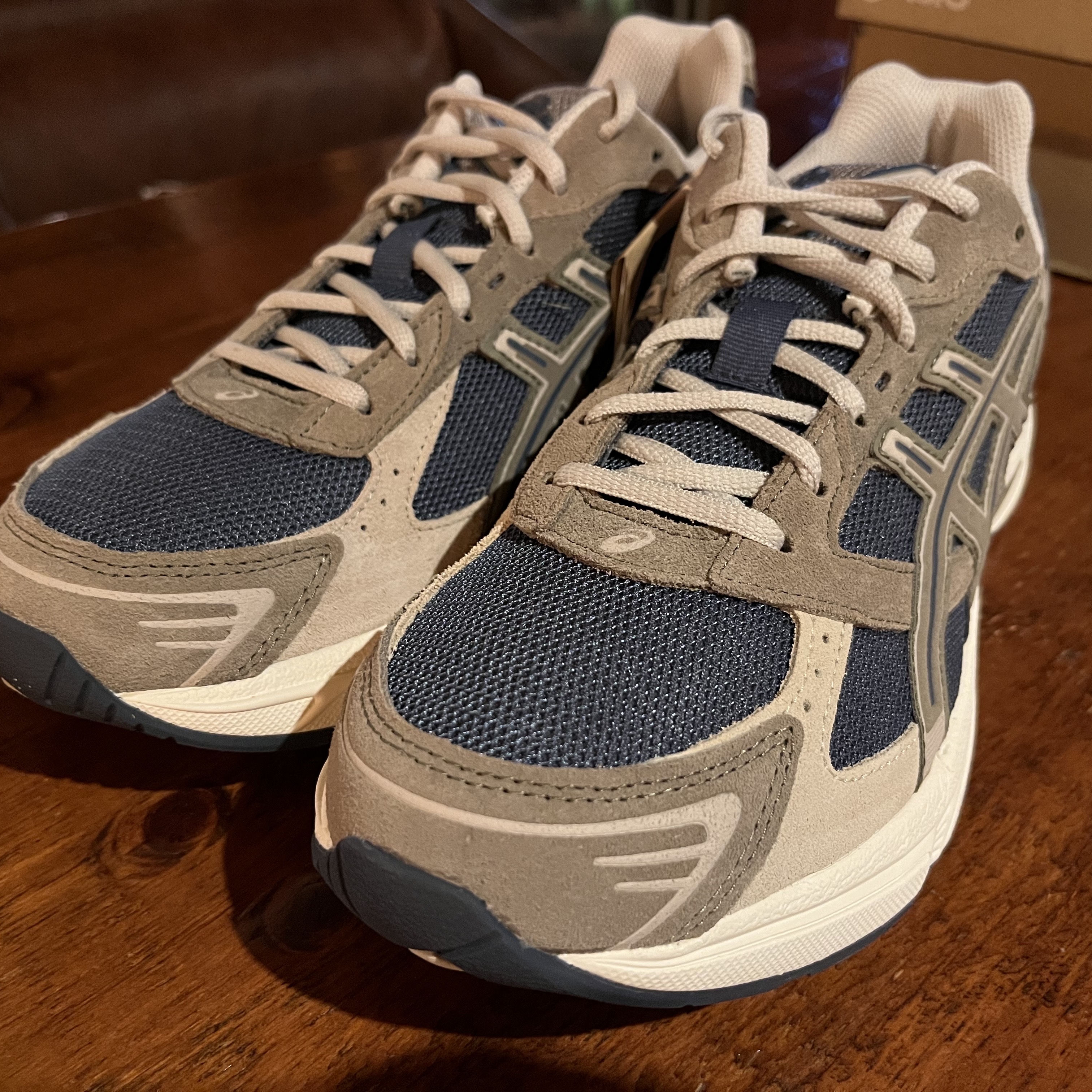 Asics Gel-1130 Tarmac Mink 착용 스타일