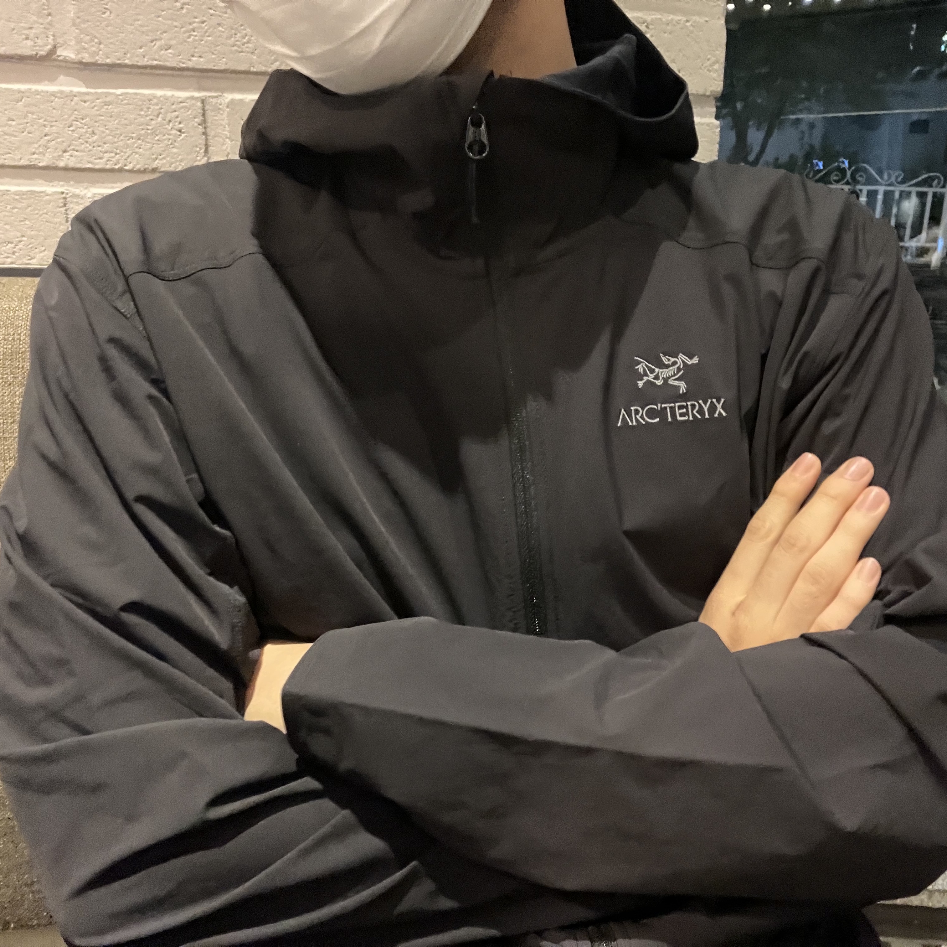 Arc'teryx Gamma SL Hoody Black, Salomon XT-4 White Lunar Rock 착용 스타일 - 2