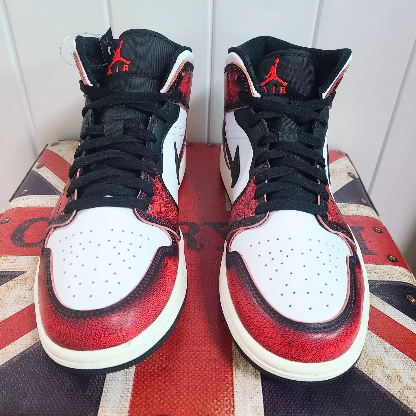 Jordan 1 Mid SE Infrared 23 착용 스타일 - 2