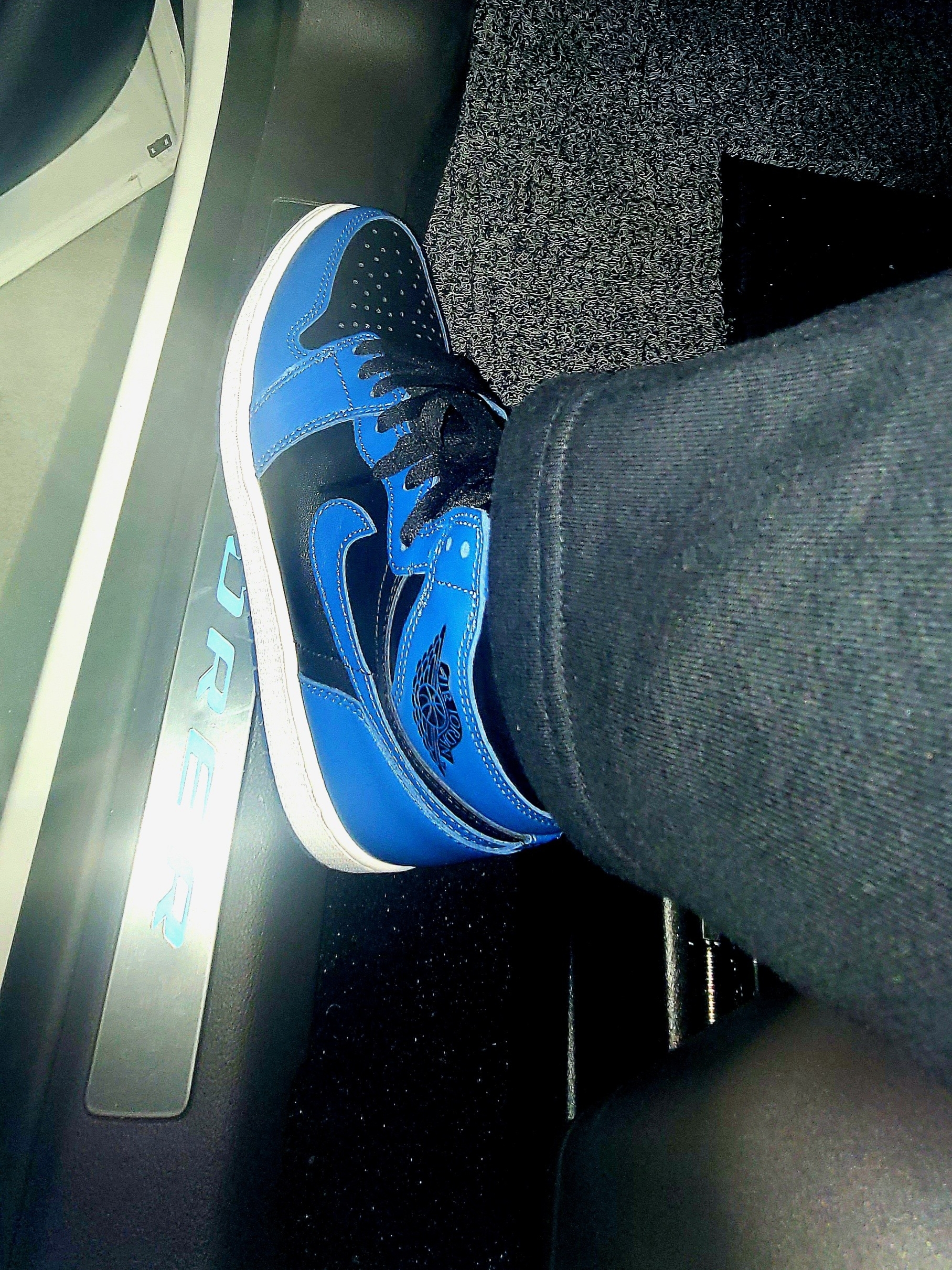 Jordan 1 Retro High OG Dark Marina Blue ์ฐฉ์ฉ ์คํ์ผ - 1