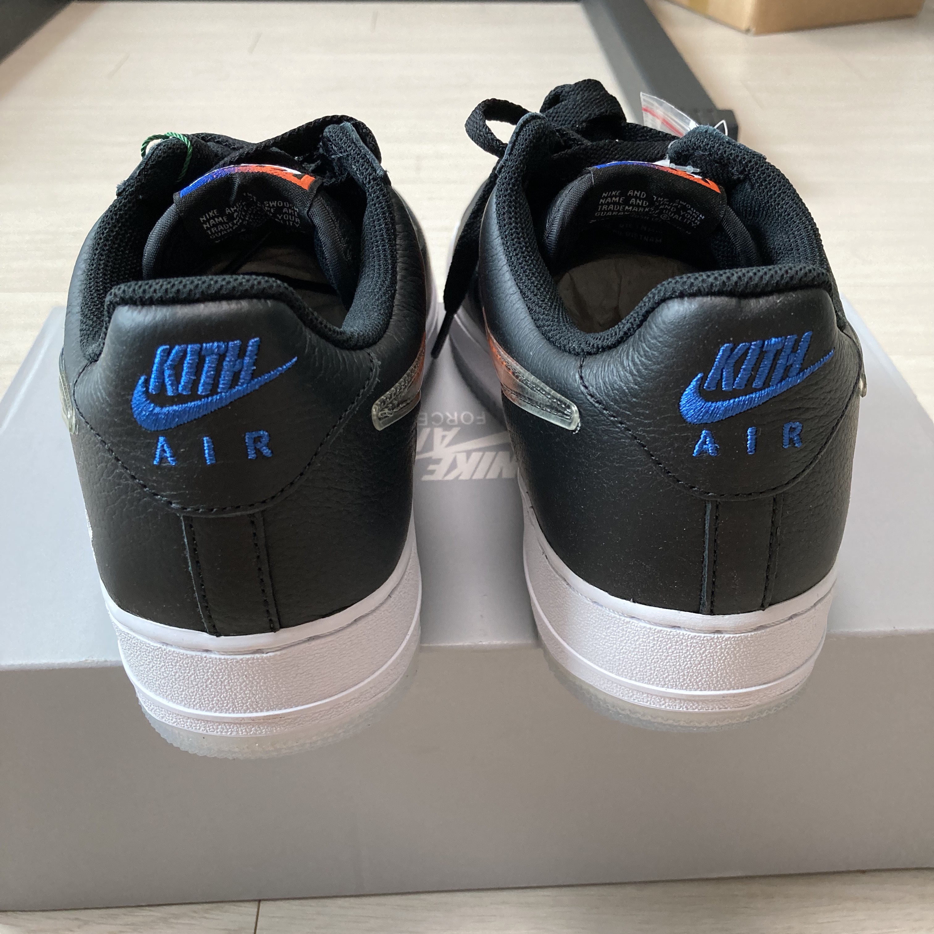 Nike x Kith Air Force 1 Low NYC Black 착용 스타일 - 3