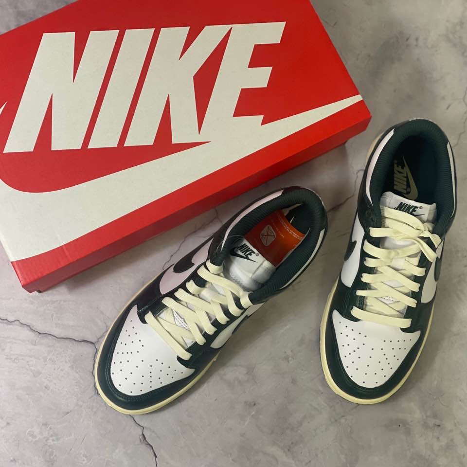 (W) Nike Dunk Low Vintage Green 착용 스타일 - 2