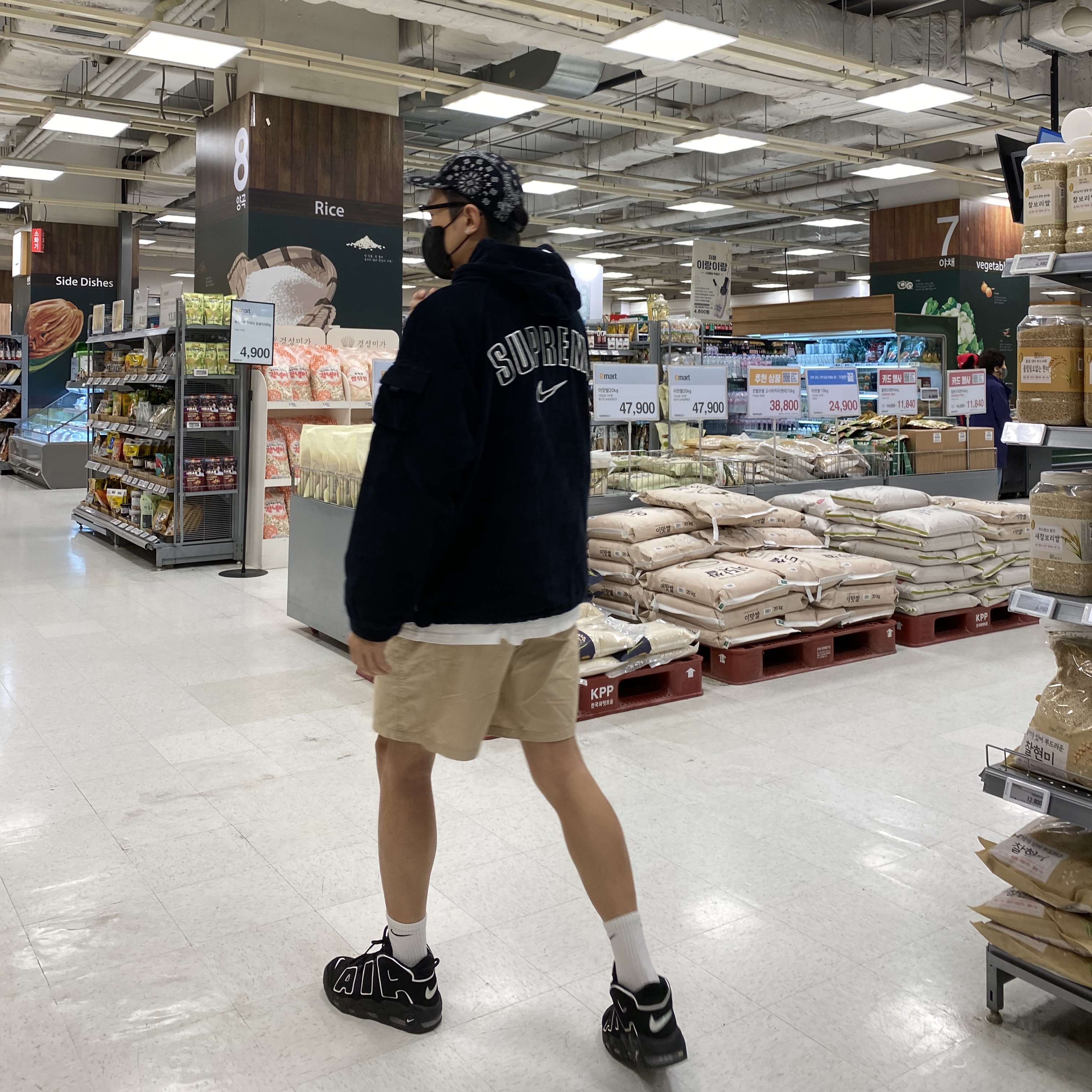 Supreme x Nike Arc Corduroy Hooded Jacket Black - 22SS, Supreme Bandana Camp Cap Black - 21SS 착용 스타일