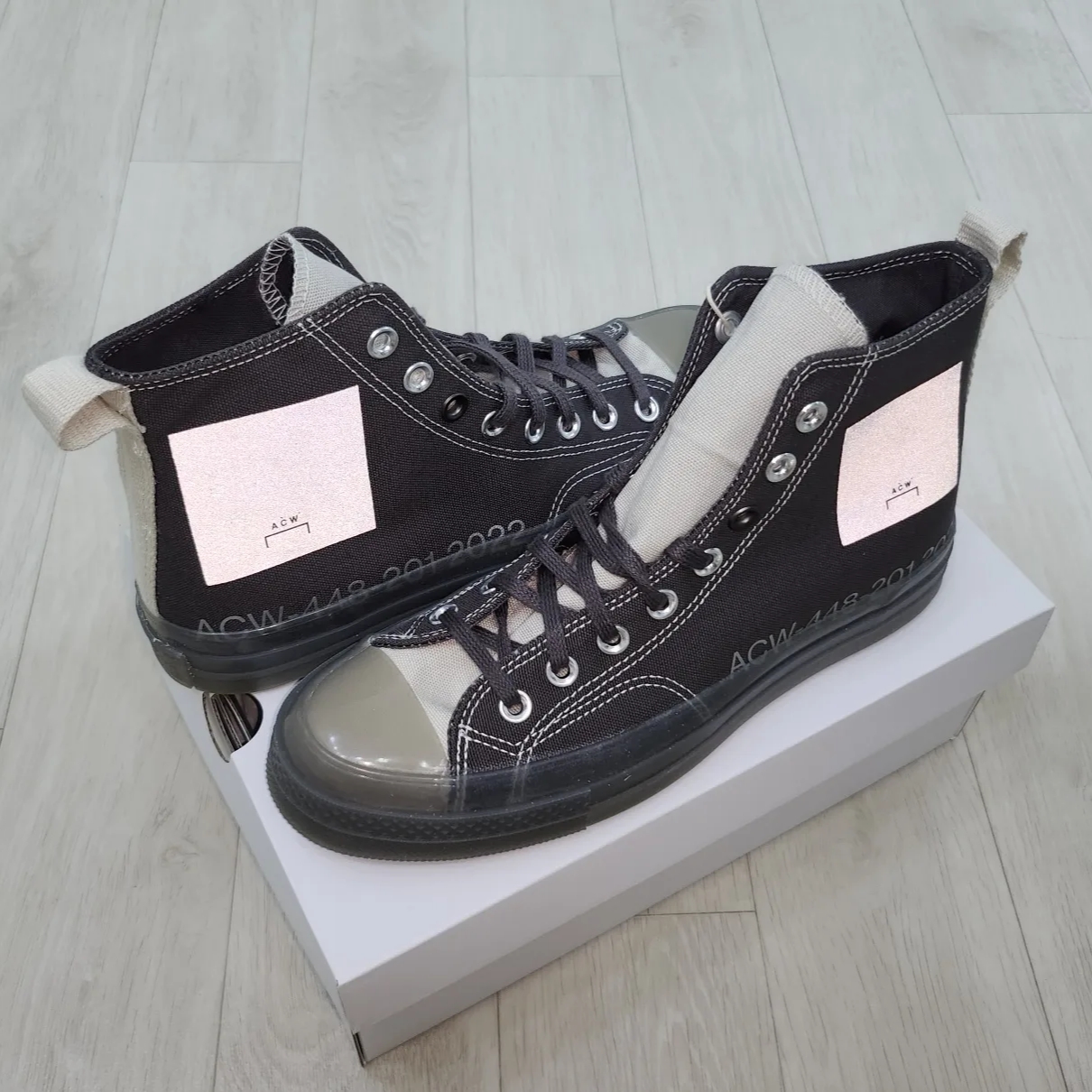Converse x A-Cold-Wall Chuck 70 Hi Pavement 착용 스타일 - 3
