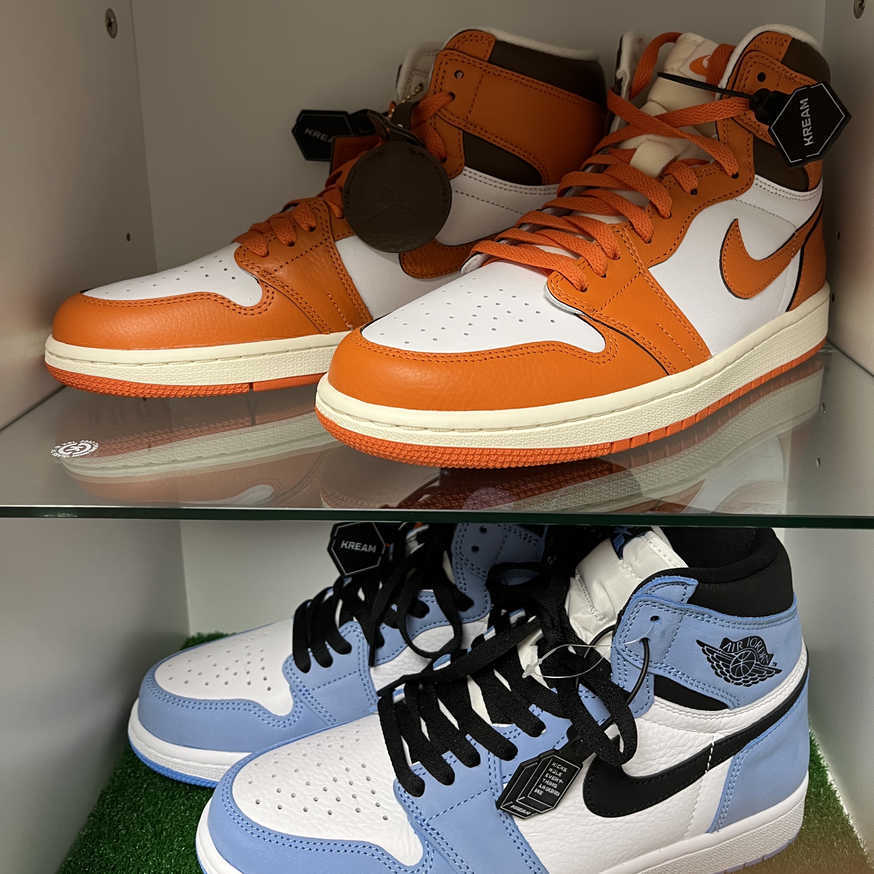 (W) Jordan 1 Retro High OG Starfish, Jordan 1 Retro High OG University Blue 착용 스타일 - 5