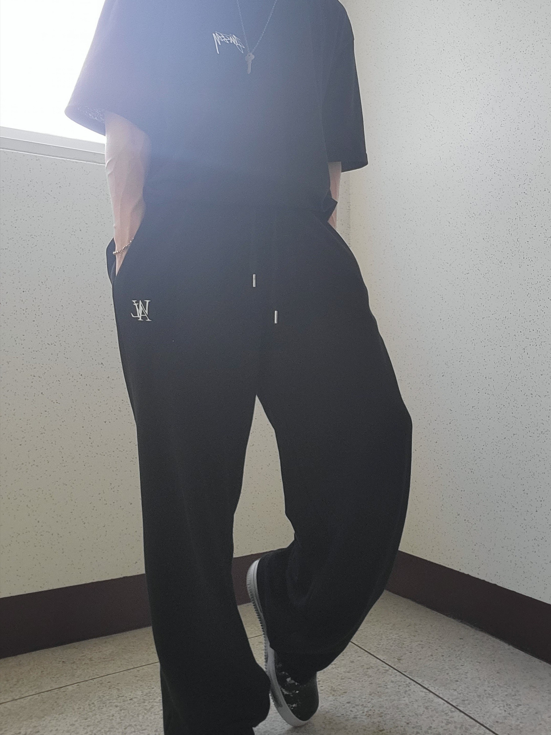 Nike x Peaceminusone Air Force 1 Low Para-Noise, Stussy Modern Age T-Shirt Black 착용 스타일 - 1
