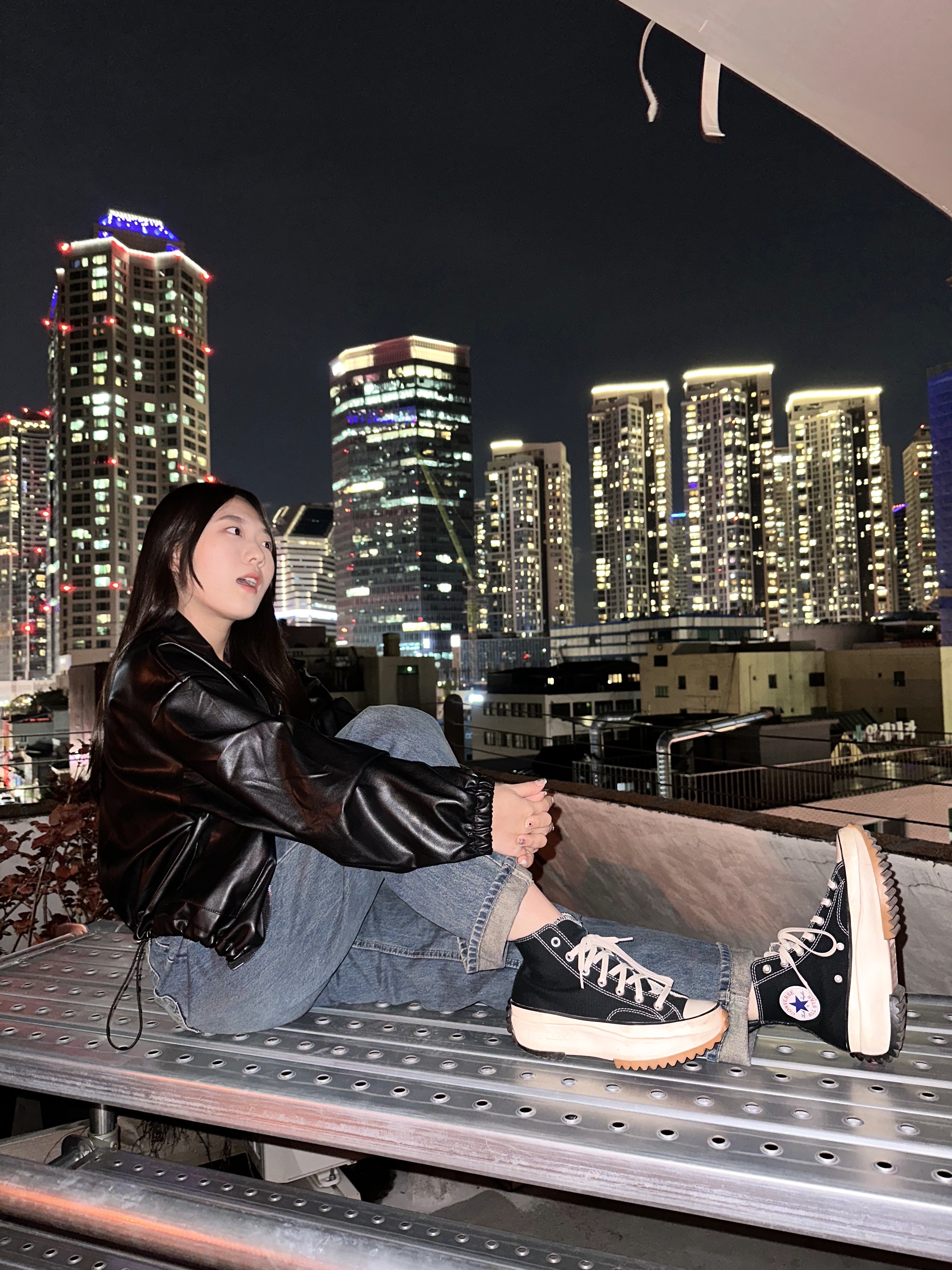 Converse x JW Anderson Run Star Hike Hi Black 착용 스타일 - 1