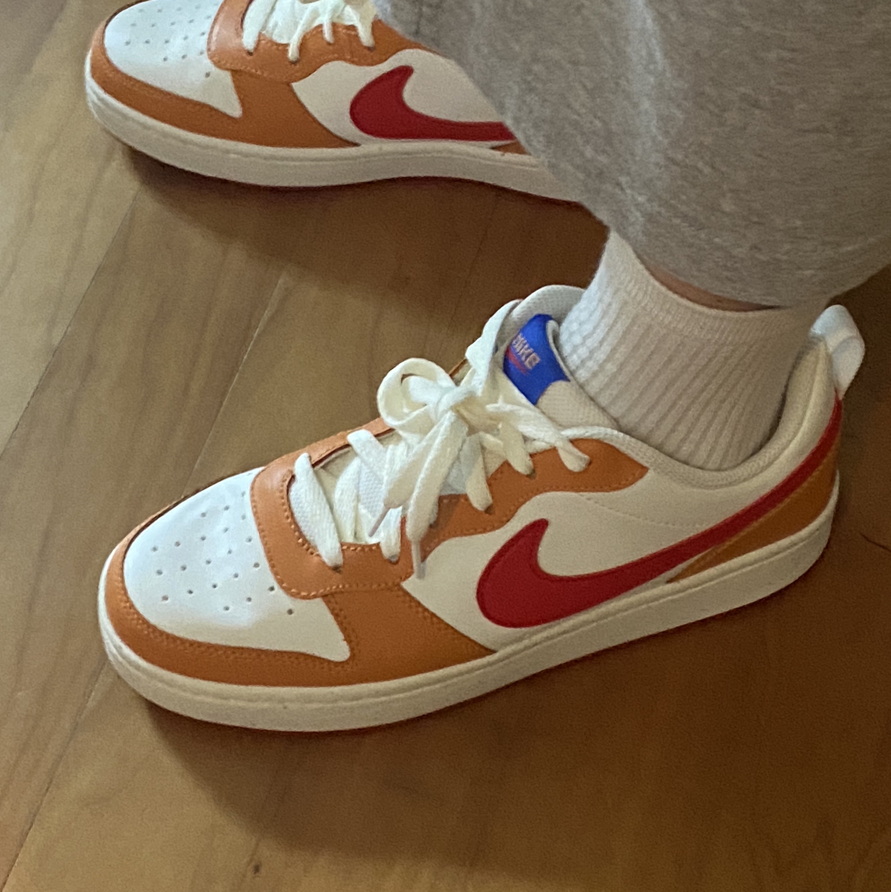 (GS) Nike Court Borough 2 Hot Curry 착용 스타일 - 2
