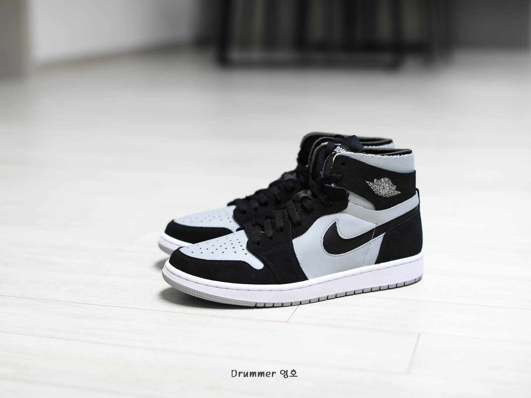 Jordan 1 Zoom Air CMFT Black Light Smoke Grey 착용 스타일