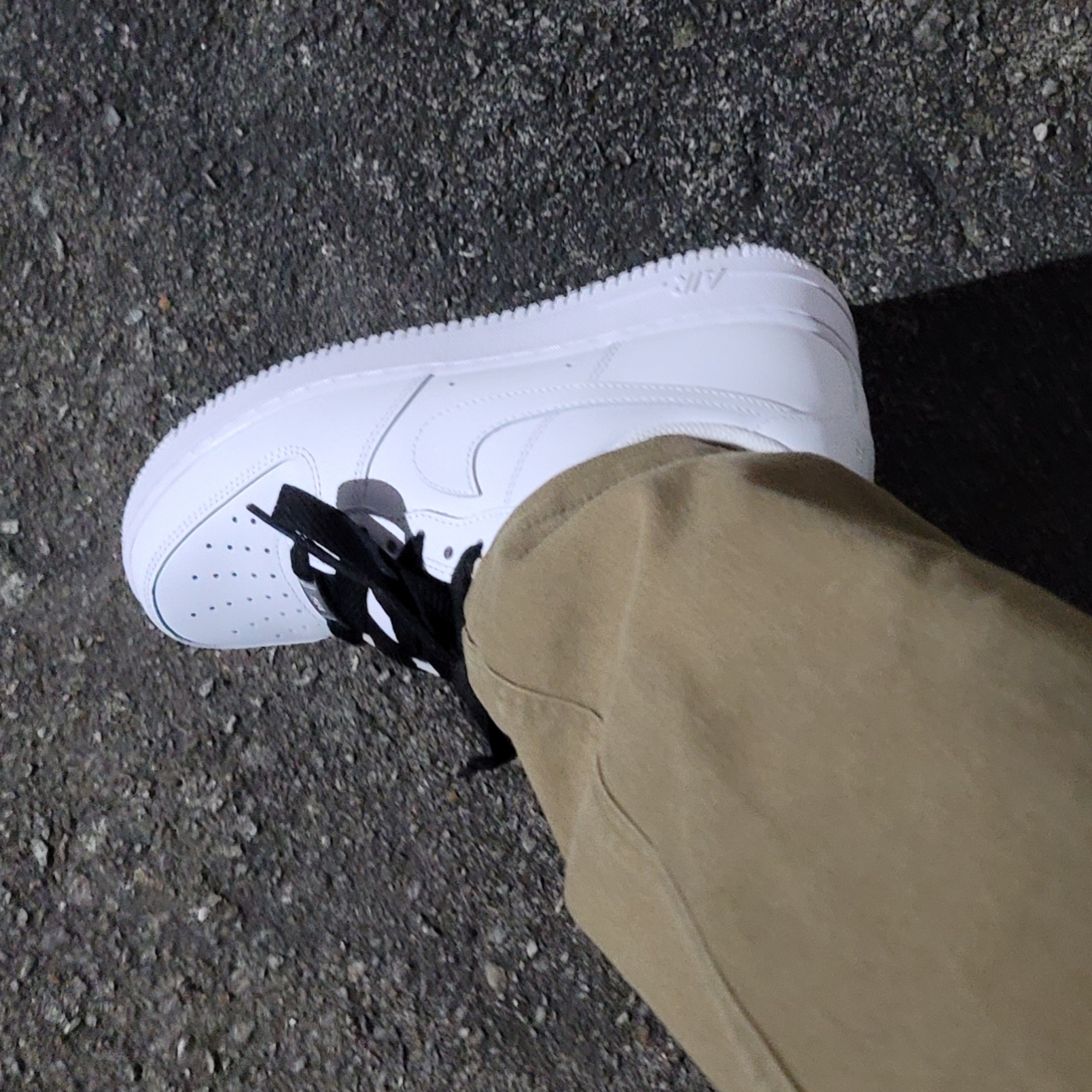 Nike Air Force 1 '07 Low White 착용 스타일 - 3