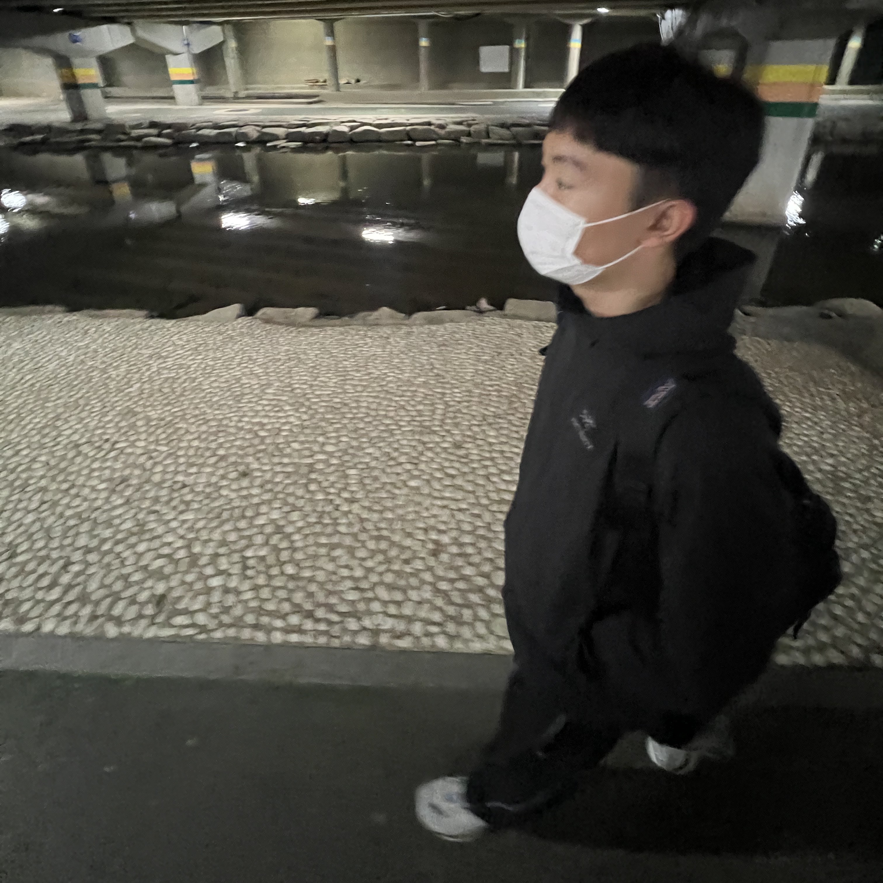 Arc'teryx Gamma SL Hoody Black, Salomon XT-4 White Lunar Rock 착용 스타일 - 1