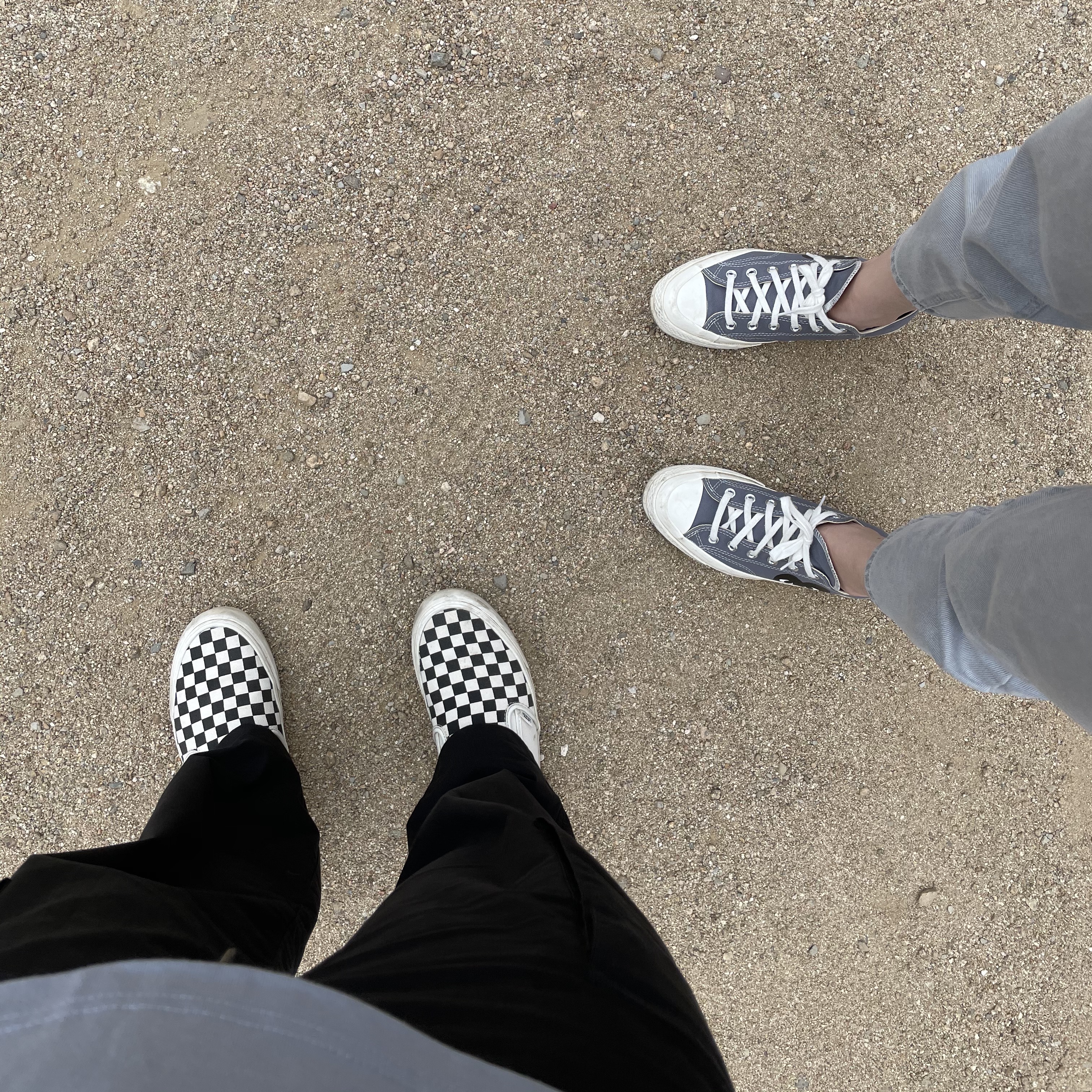 Vans Vault OG Classic Slip-On LX Checkerboard, Converse x Play Comme des Garcons Chuck 70 Ox Steel Gray 착용 스타일 - 2