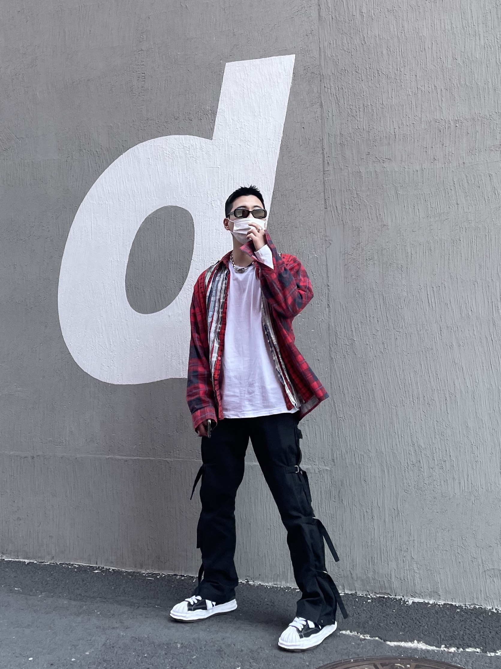 Kapital Vintage Satin Mexican Tuxedo Westerner Bone Jacket Khaki, Our Legacy Ladon Brass Keychain Matte Nickel 착용 스타일 - 3