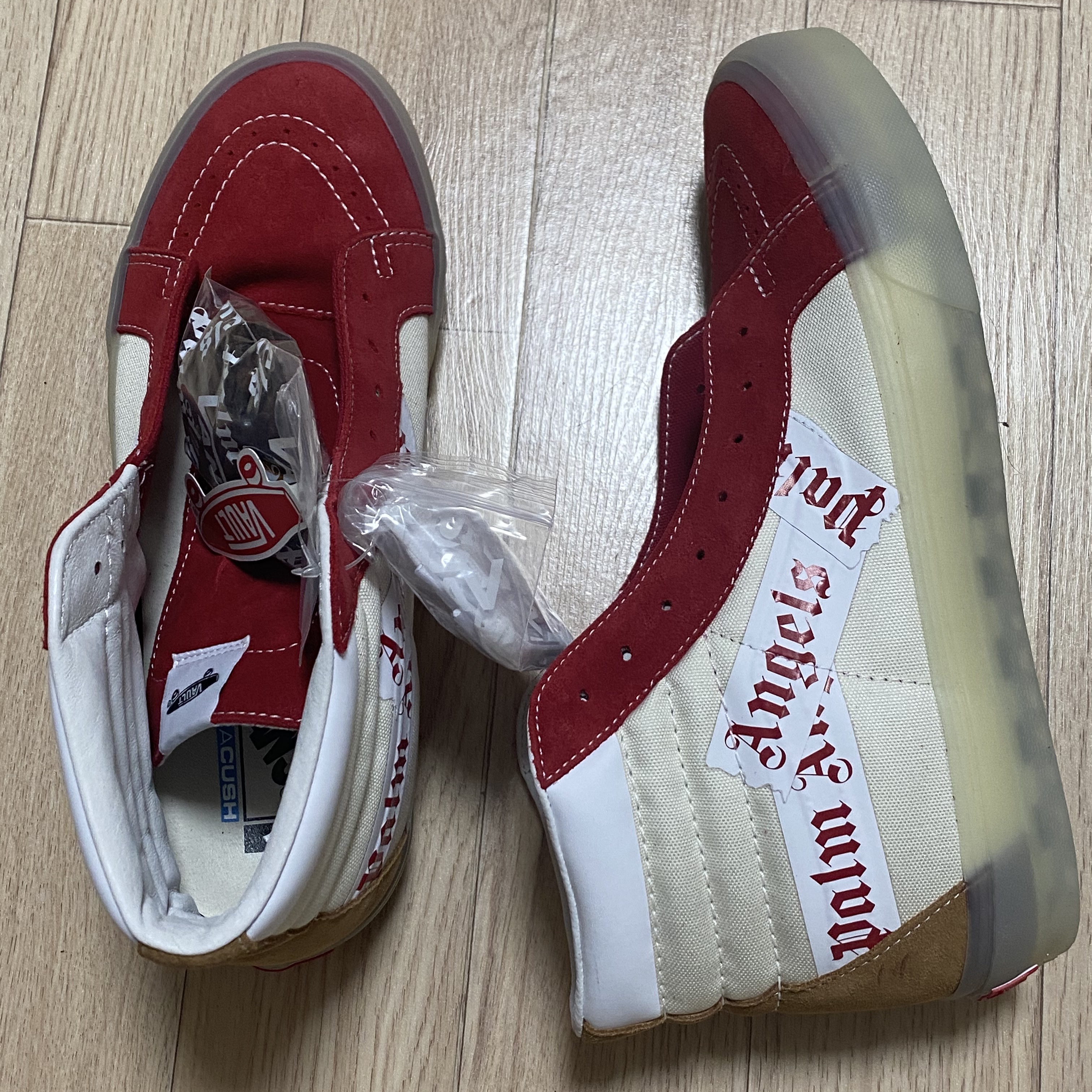 Vans Vault x Palm Angels Sk8-Hi Reissue VLT LX Chili Pepper 착용 스타일 - 2