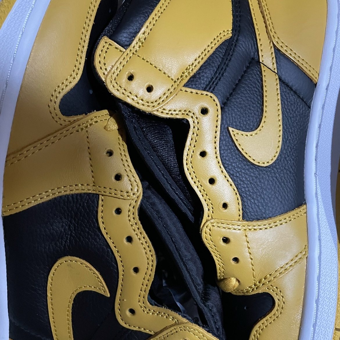Jordan 1 Retro High OG Pollen 착용 스타일 - 1