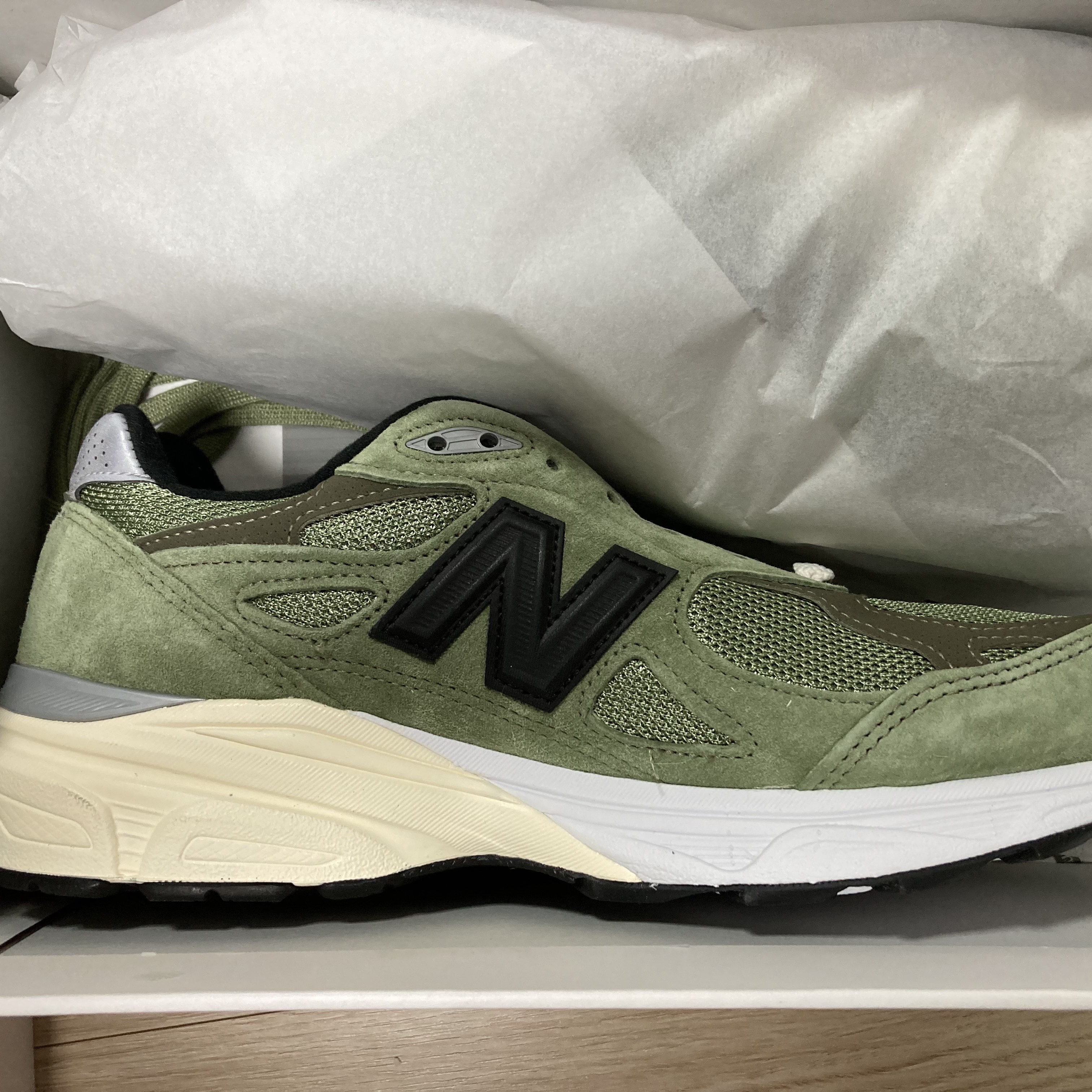 New Balance x JJJJound 990v3 Olive 착용 스타일