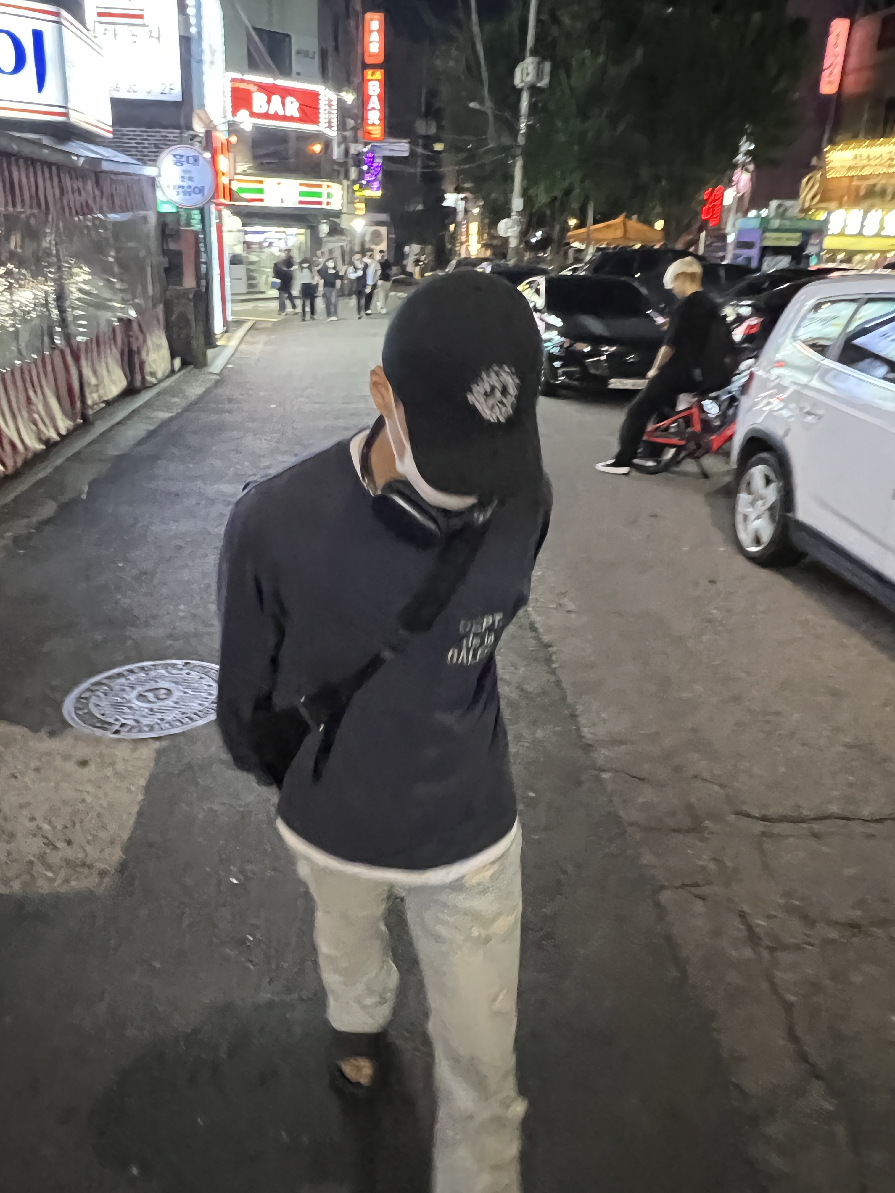 Apple AirPods Max Lightning Space Gray (Korean Ver.), Gallery Dept. Dept De La Galerie LS Pocket T-Shirt Black 착용 스타일 - 4