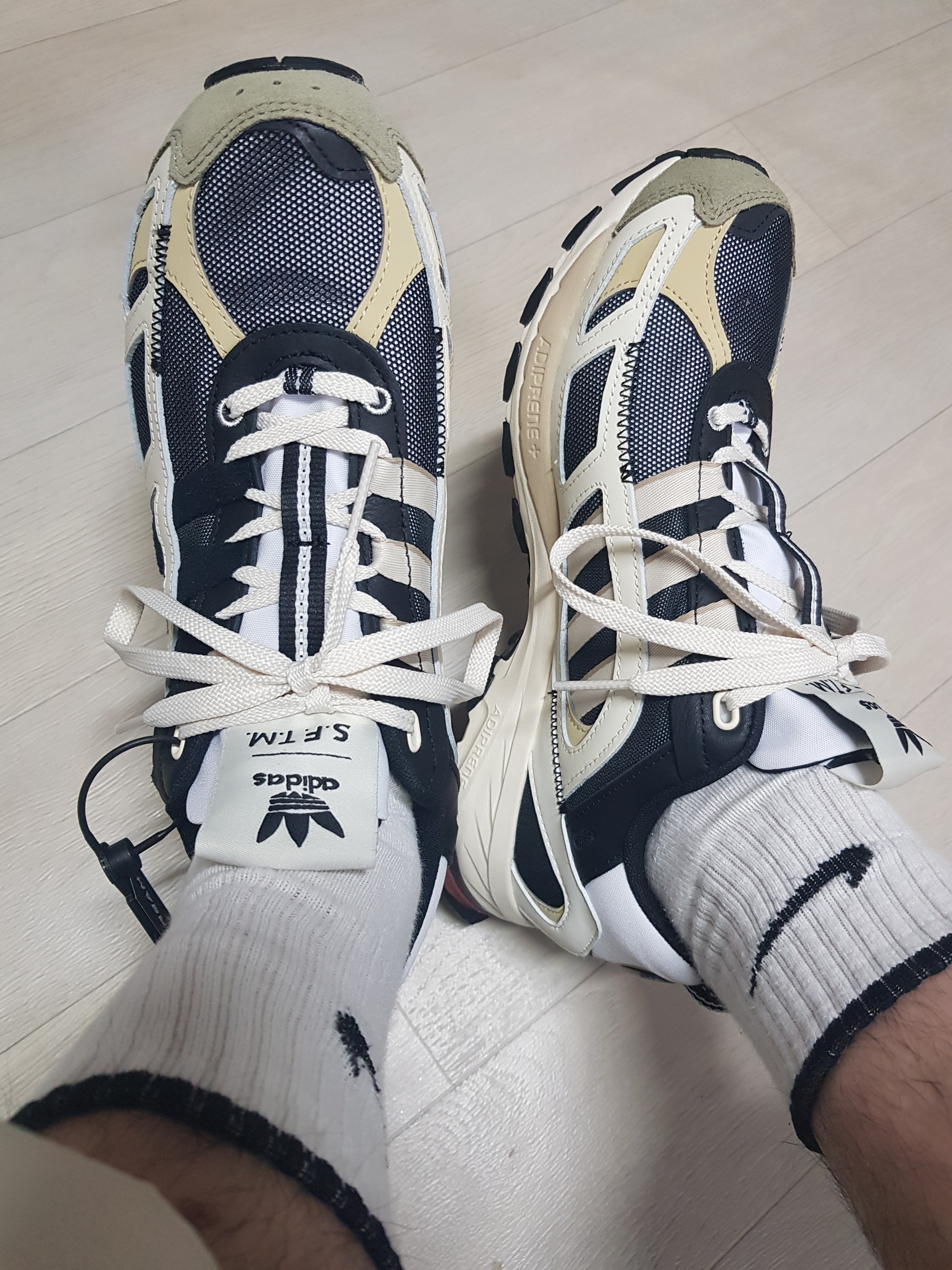 Adidas x Song for the Mute Shadowturf Core Black 착용 스타일 - 1