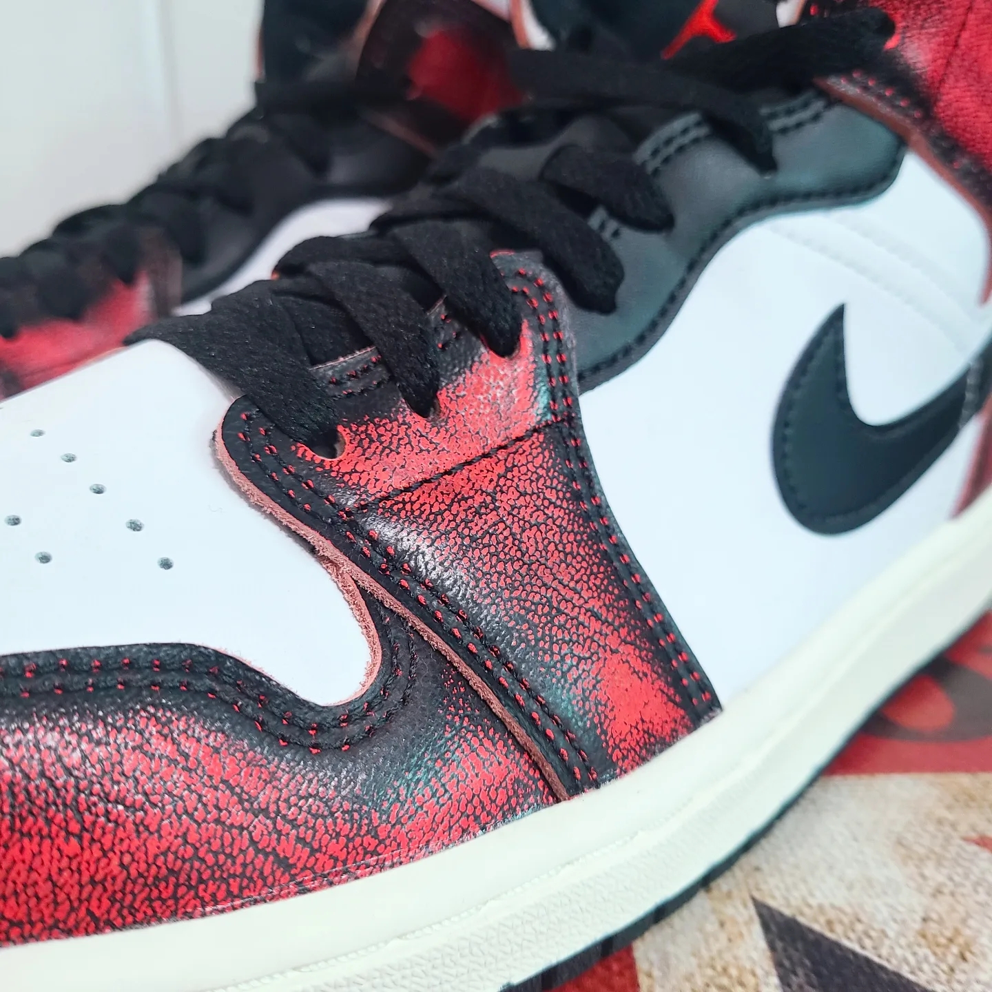 Jordan 1 Mid SE Infrared 23 착용 스타일 - 5