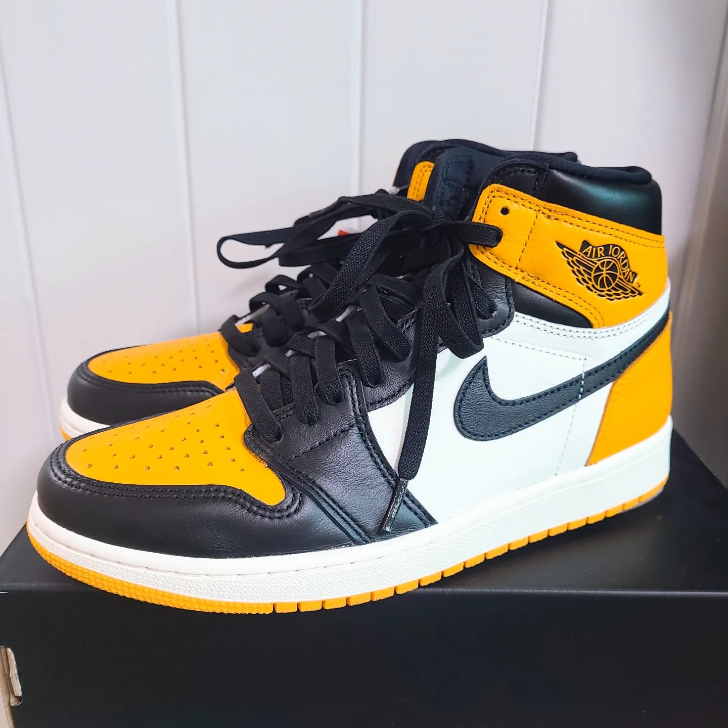 Jordan 1 Retro High OG Taxi 착용 스타일 - 1