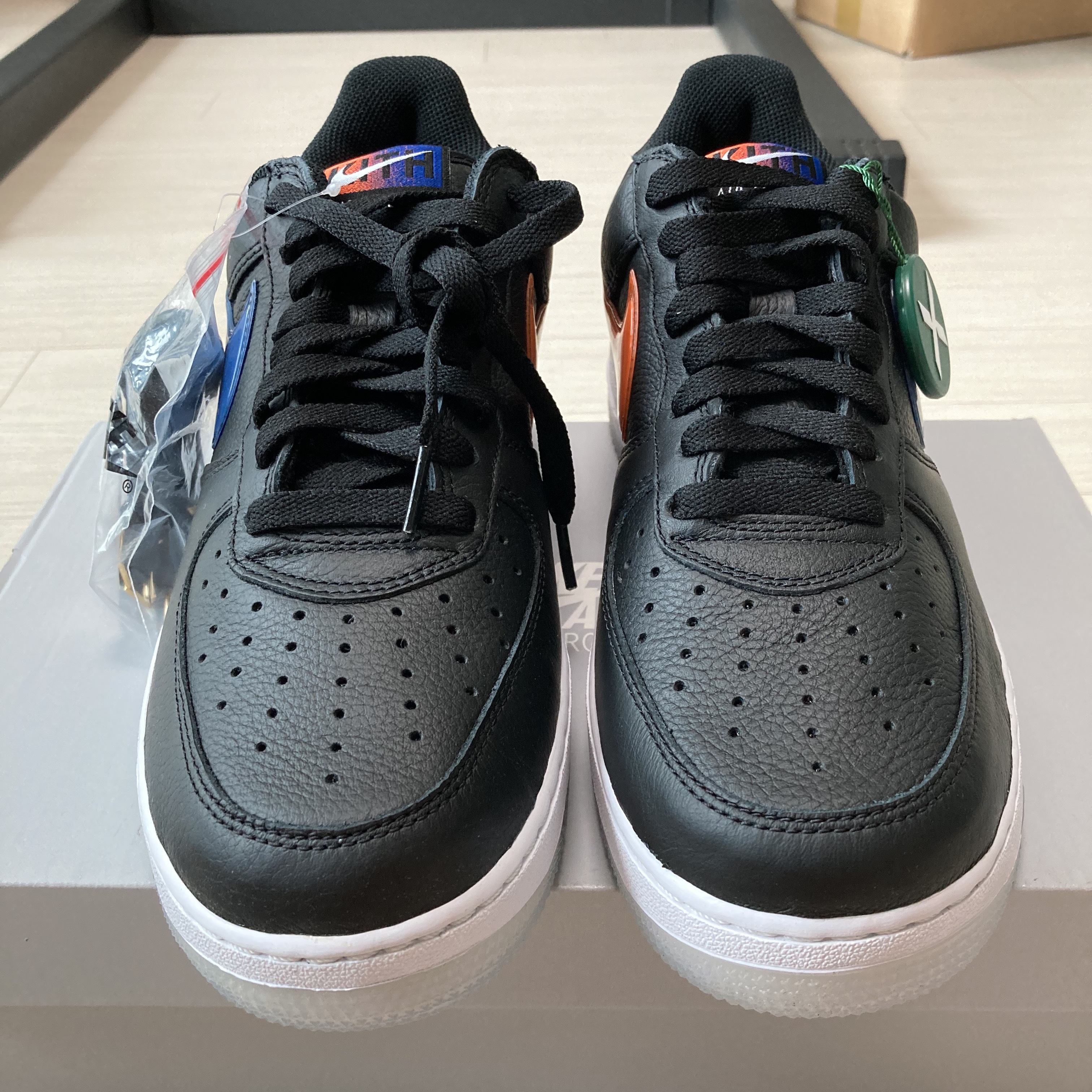 Nike x Kith Air Force 1 Low NYC Black 착용 스타일 - 1