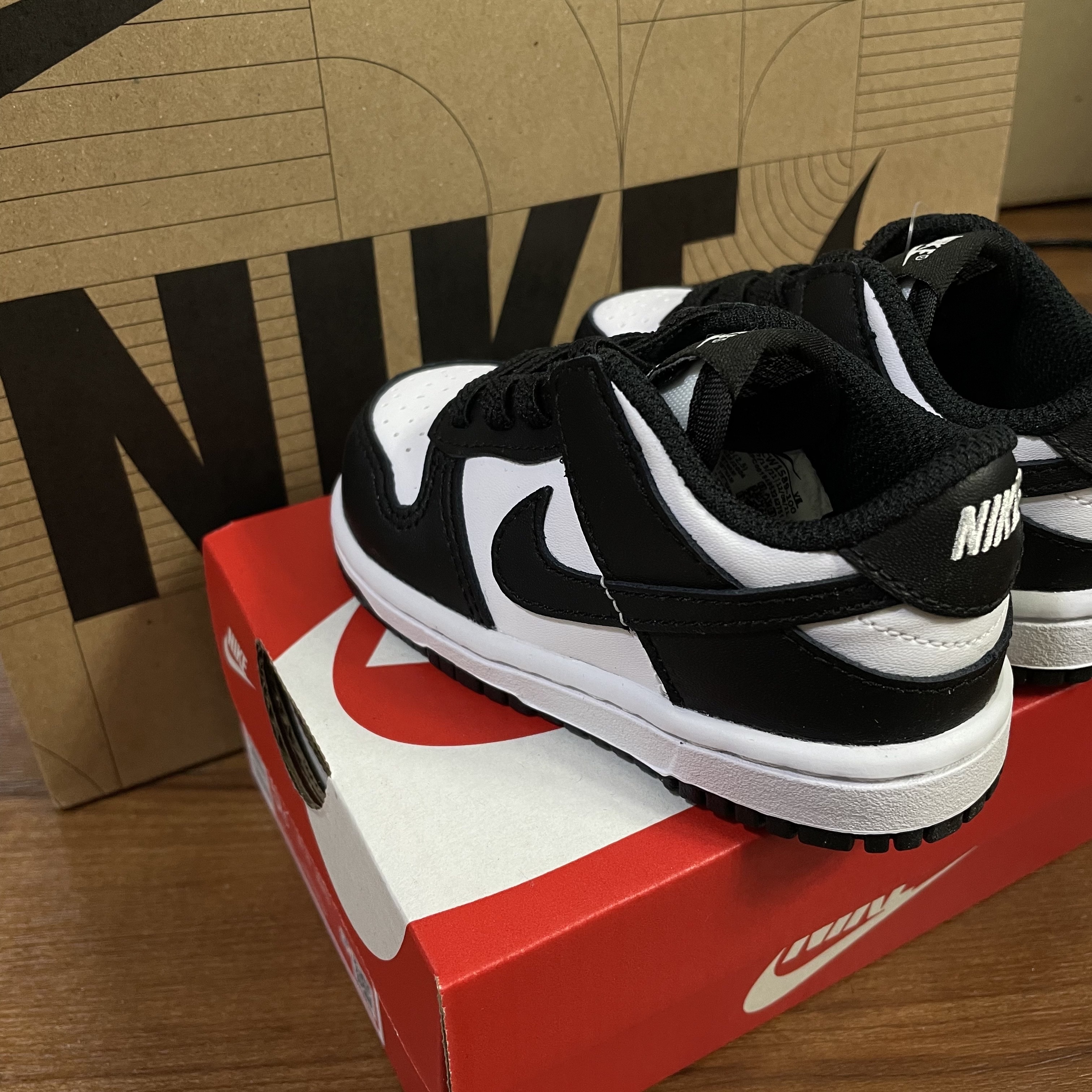 (GS) Nike Dunk Low Black 착용 스타일