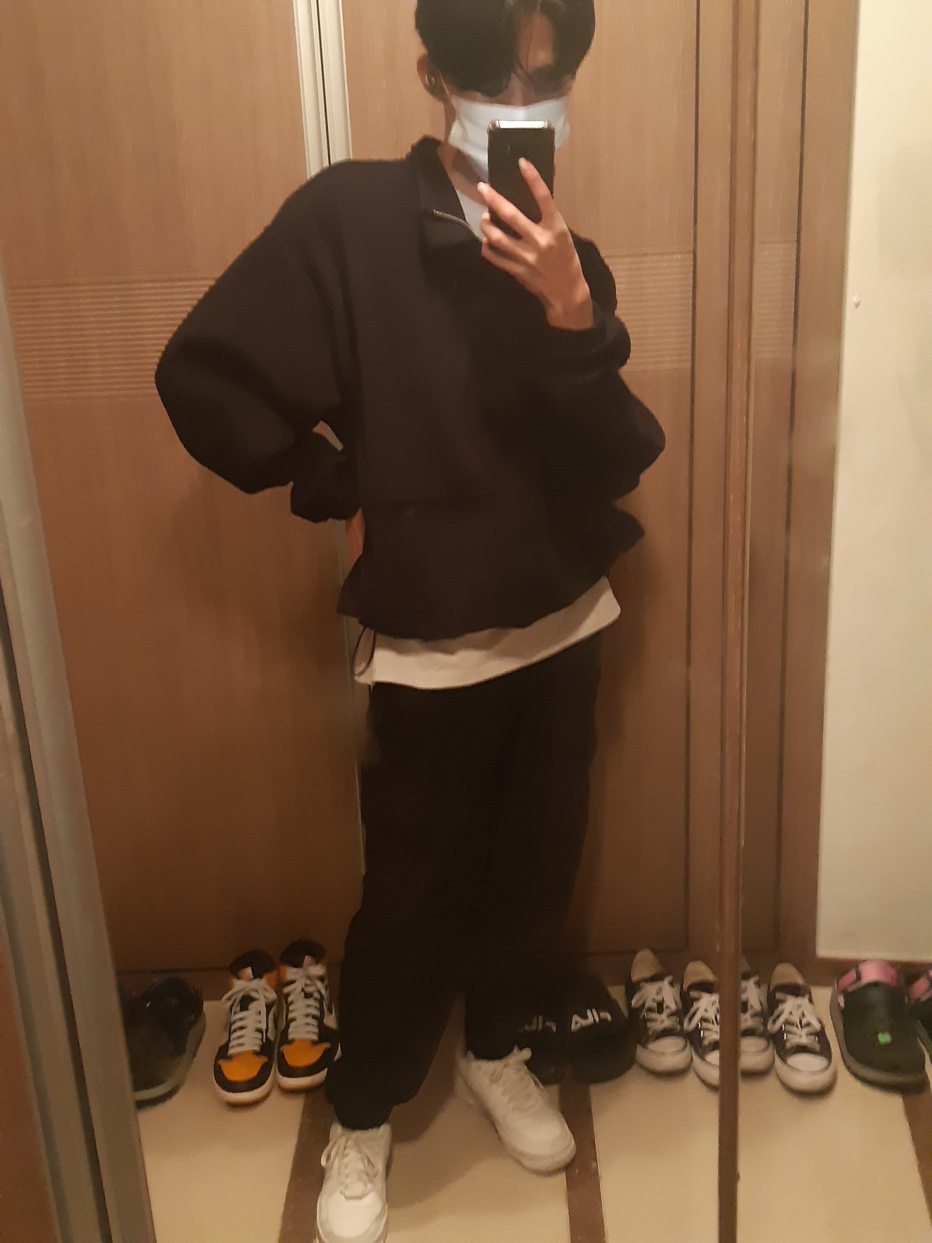 (W) Nike Air Force 1 Pixel White, Jordan 1 Retro High OG Taxi 착용 스타일