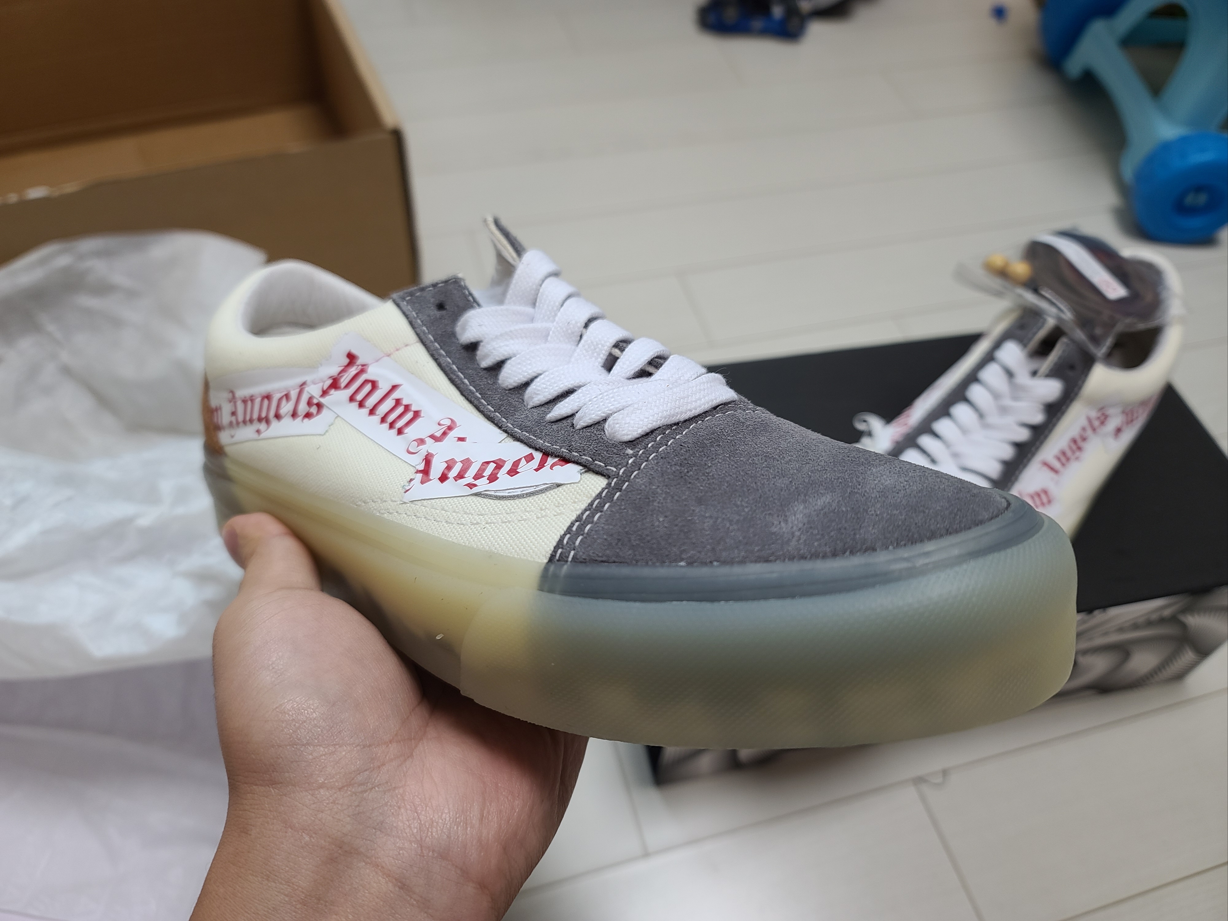 Vans Vault x Palm Angels Old Skool VLT LX Pewter 착용 스타일 - 5