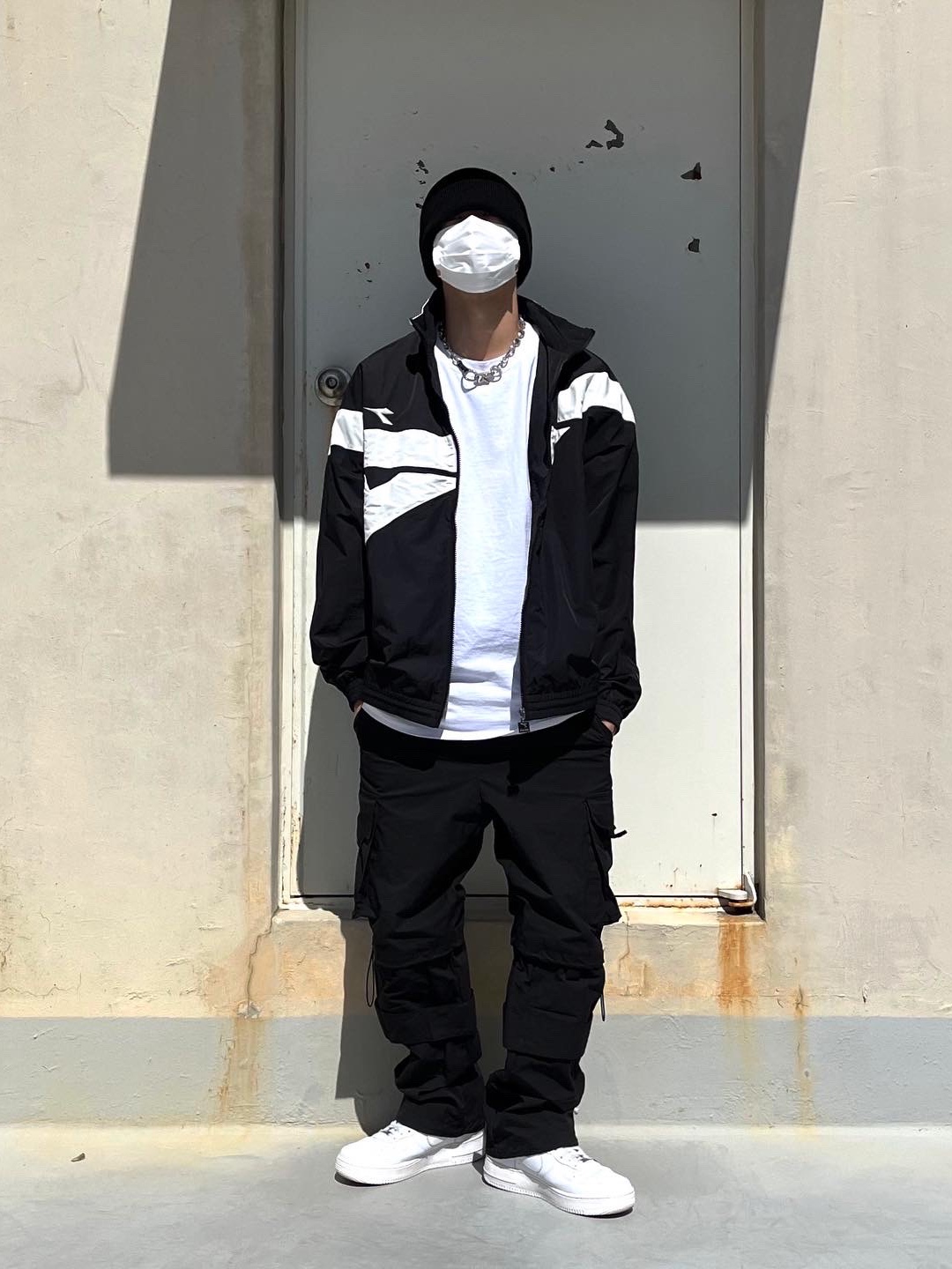 Our Legacy Ladon Brass Keychain Matte Nickel, Nike Air Force 1 '07 Low White 착용 스타일 - 1
