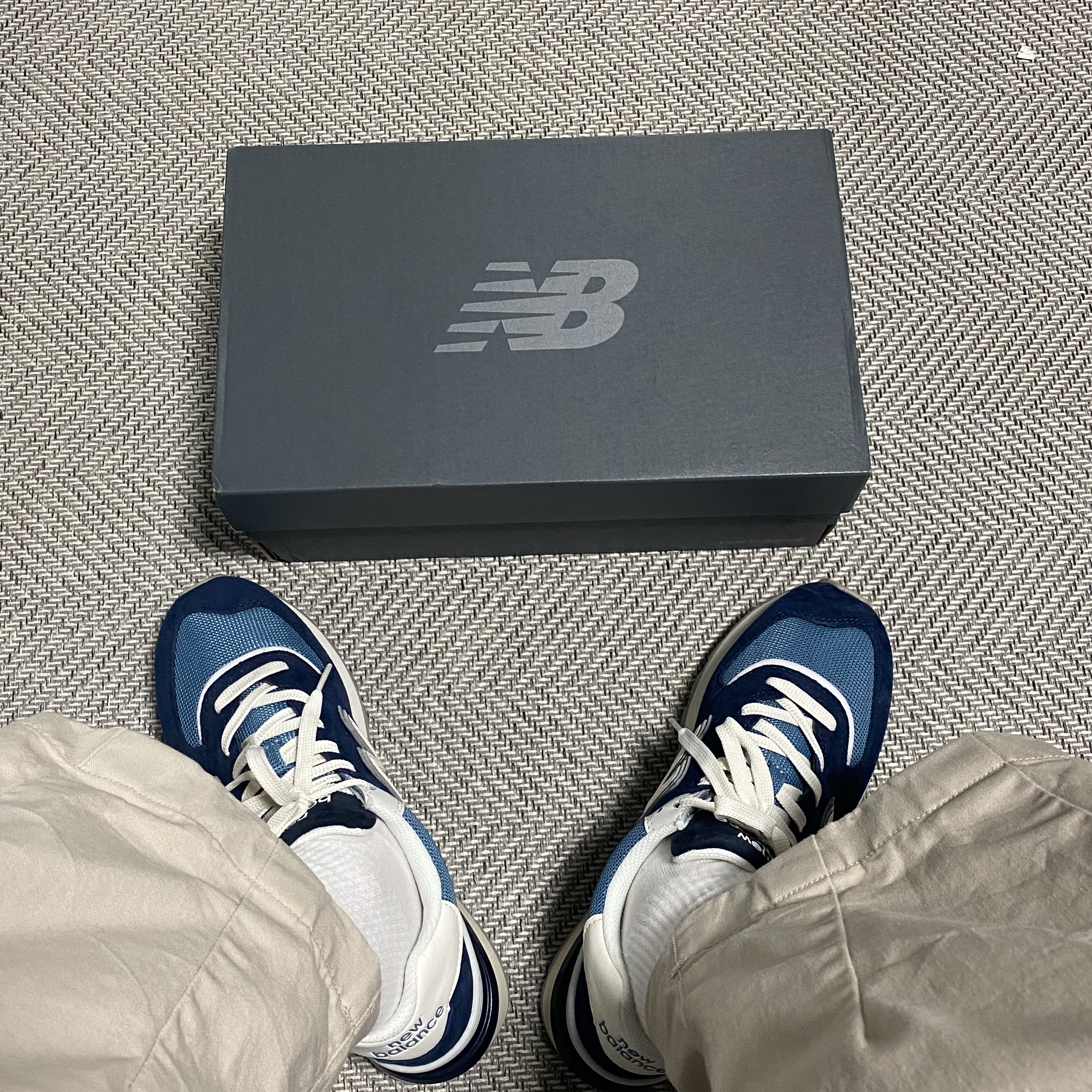 New Balance 574 Legacy Navy Sea Salt 착용 스타일 - 1