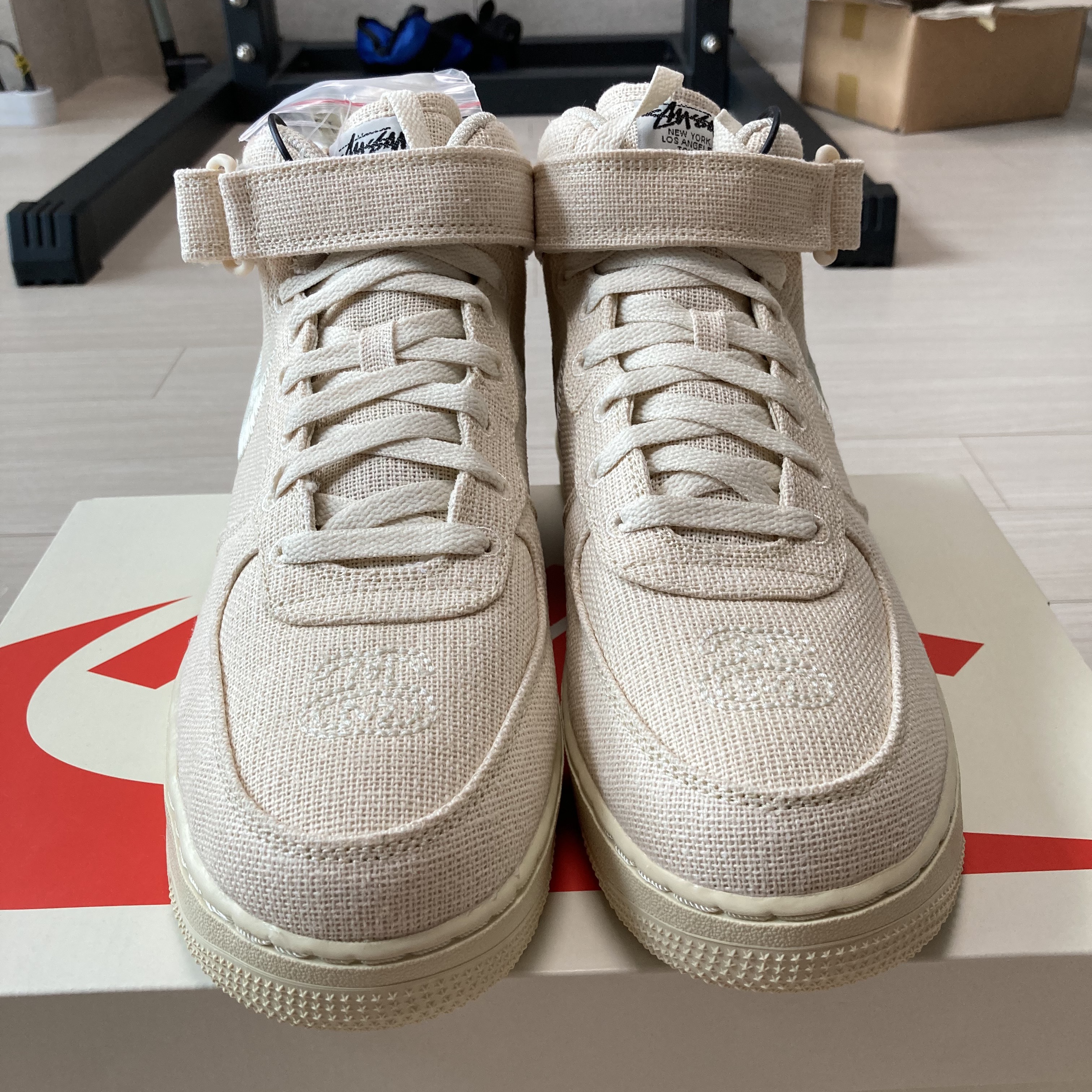Nike x Stussy Air Force 1 '07 Mid SP Fossil 착용 스타일 - 1