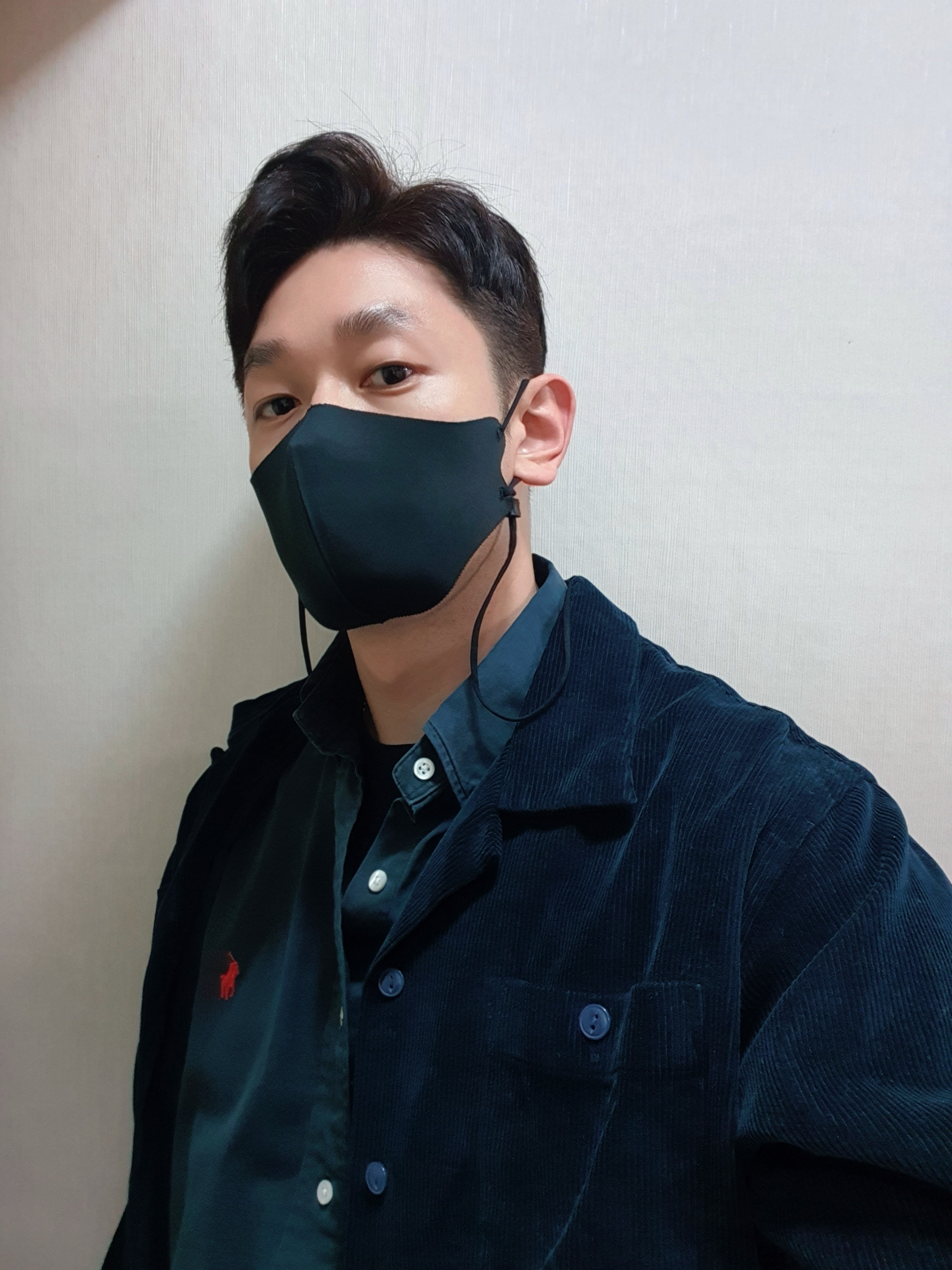 Polo Ralph Lauren Classic Fit Garment Dyed Oxford Shirt Polo Black, Gucci Ring with Double G Silver 착용 스타일 - 2