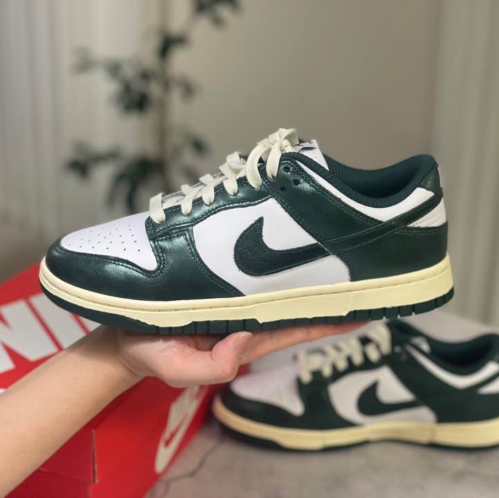 (W) Nike Dunk Low Vintage Green 착용 스타일 - 4