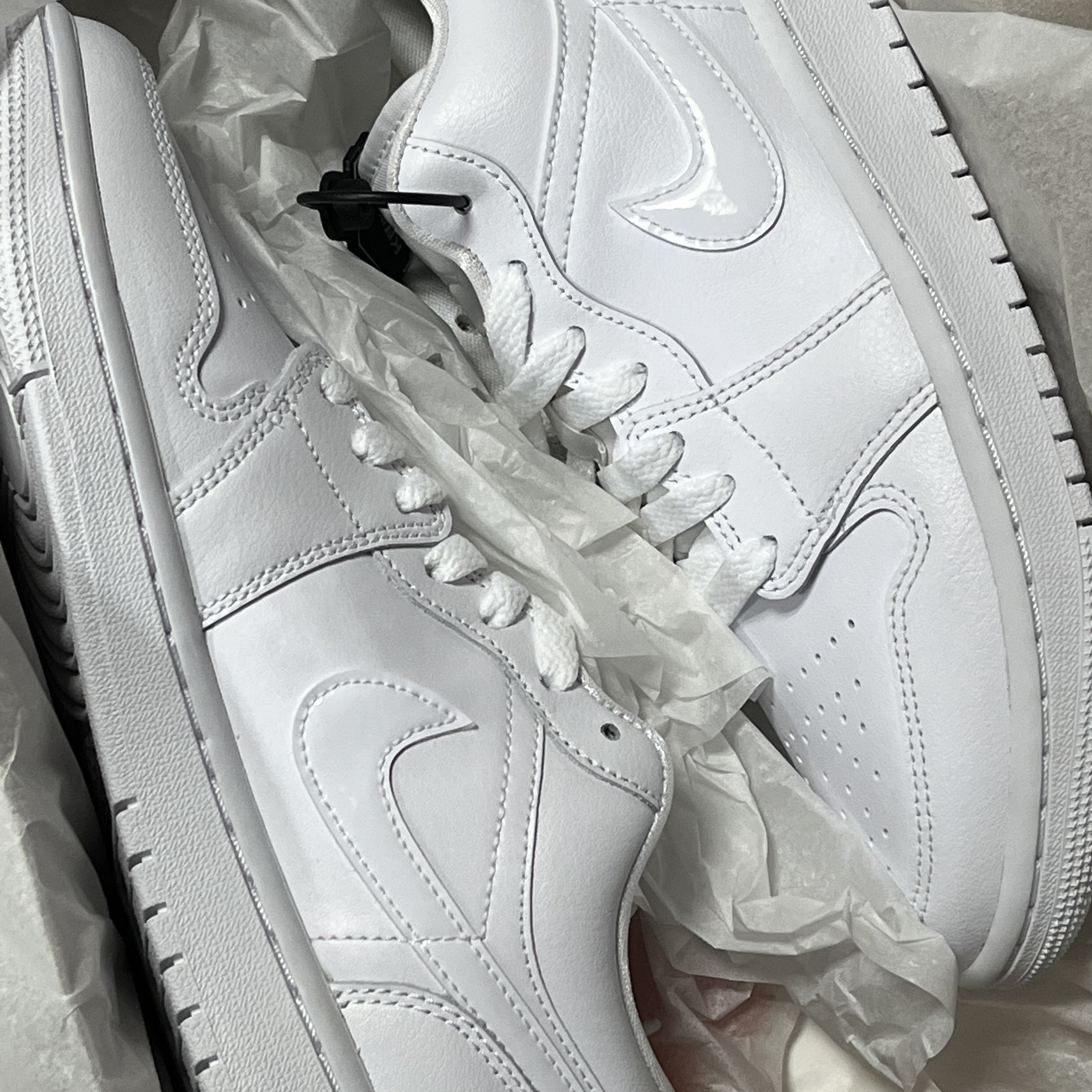 (W) Jordan 1 Low Triple White 2022 착용 스타일