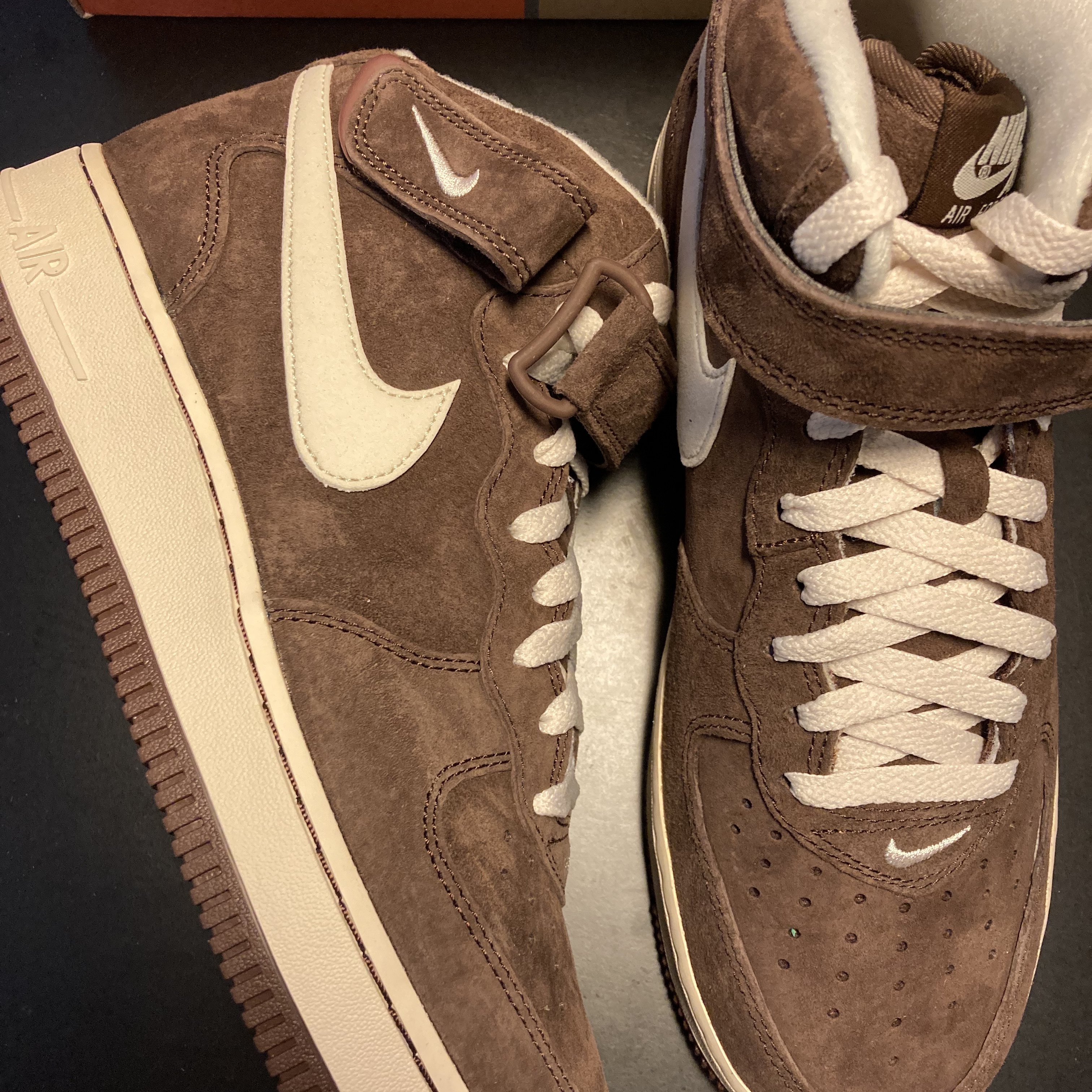 Nike Air Force 1 Mid '07 QS Chocolate 착용 스타일 - 3