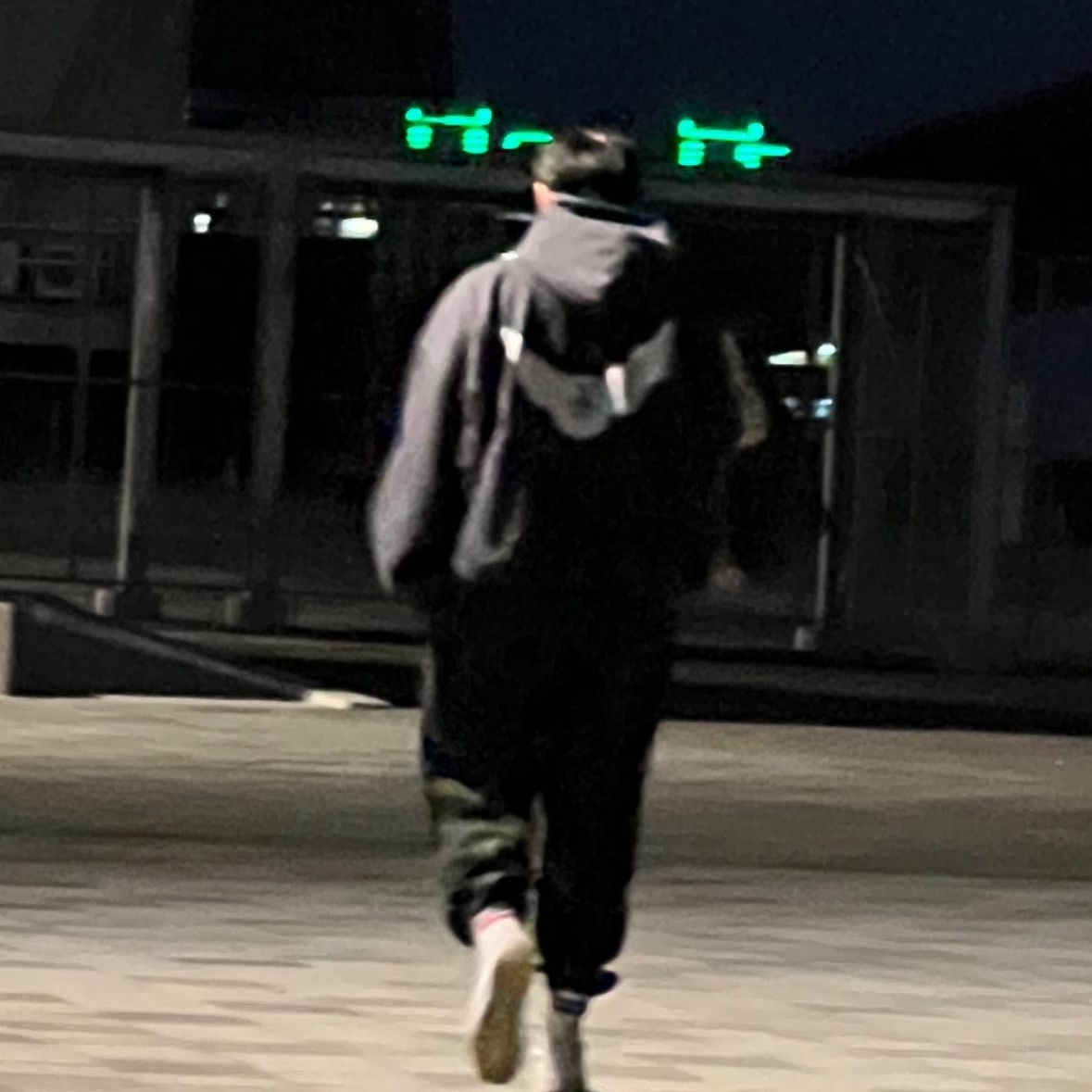 Yeezy Gap Engineered By Balenciaga Dove Hoodie Dark Grey, Zara x Ader Error Jogger Pants Dark Anthracite Grey 착용 스타일