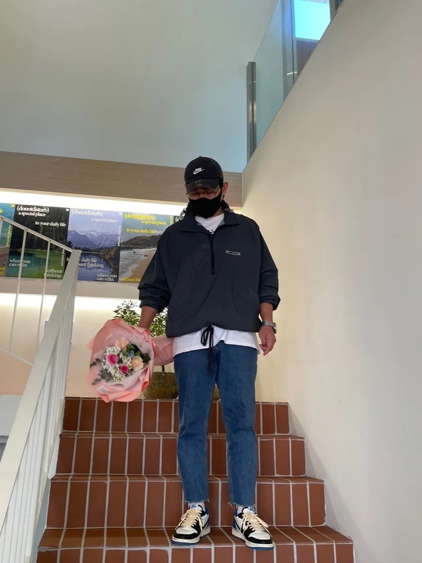 Jordan 1 x Travis Scott x Fragment Retro Low OG SP Military Blue, Essentials Track Jacket Black Reflective - 20FW 착용 스타일 - 3