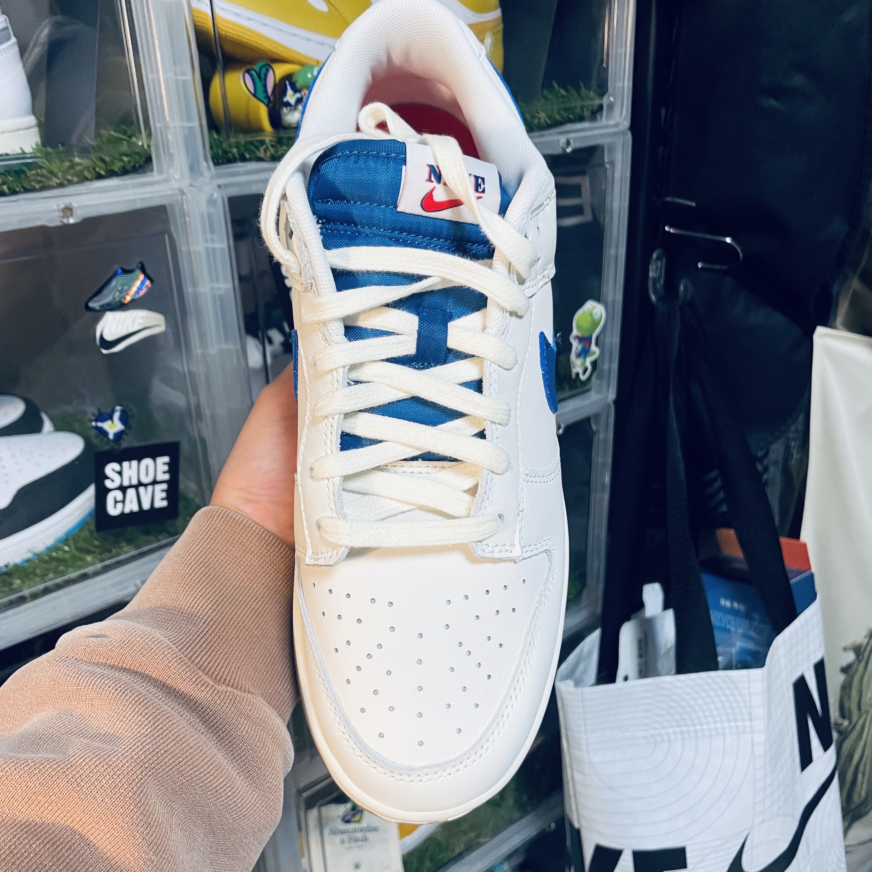 Nike Dunk Low SE Sail Dark Marina Blue 착용 스타일 - 5
