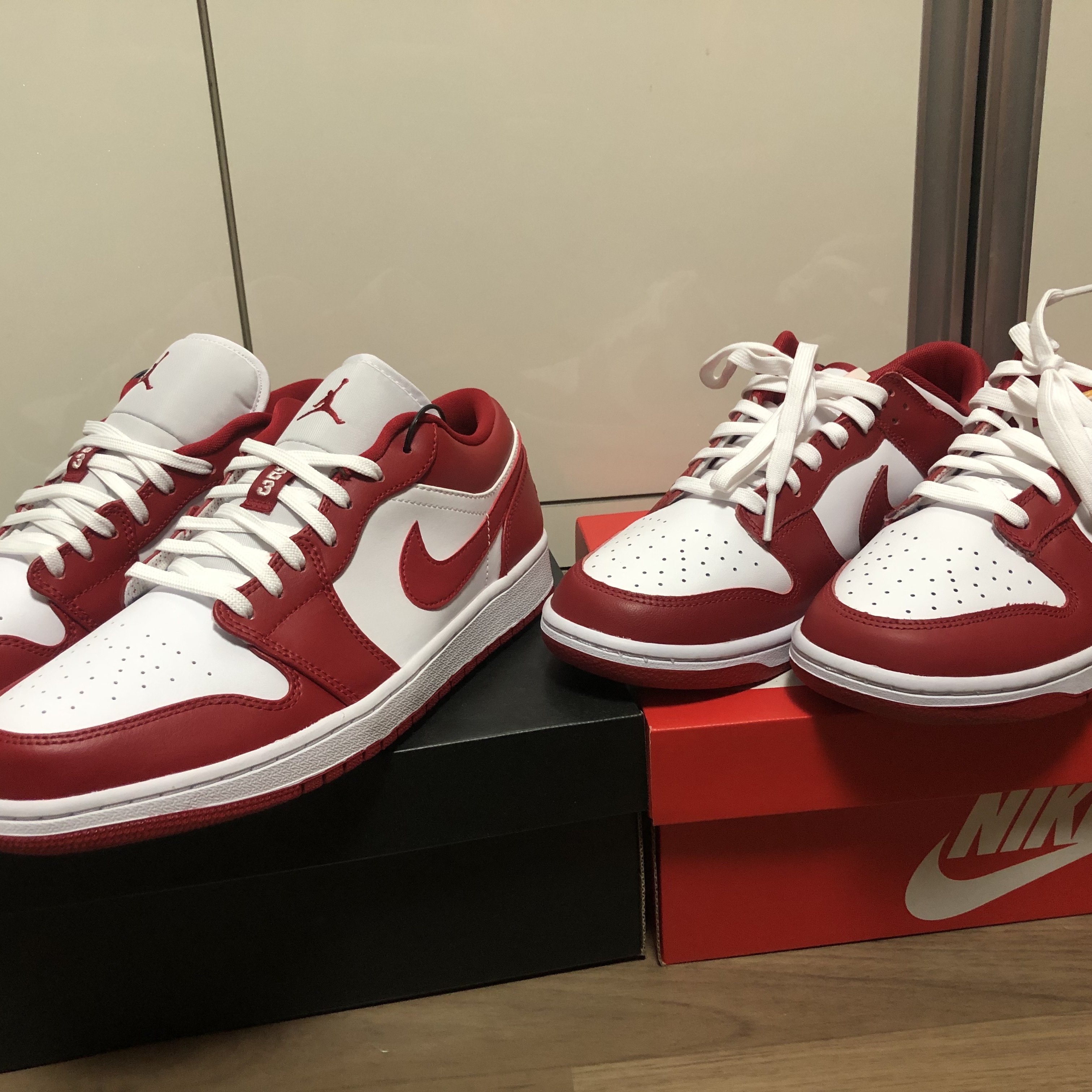Nike Dunk Low Retro Gym Red, Jordan 1 Low Gym Red White 착용 스타일 - 3