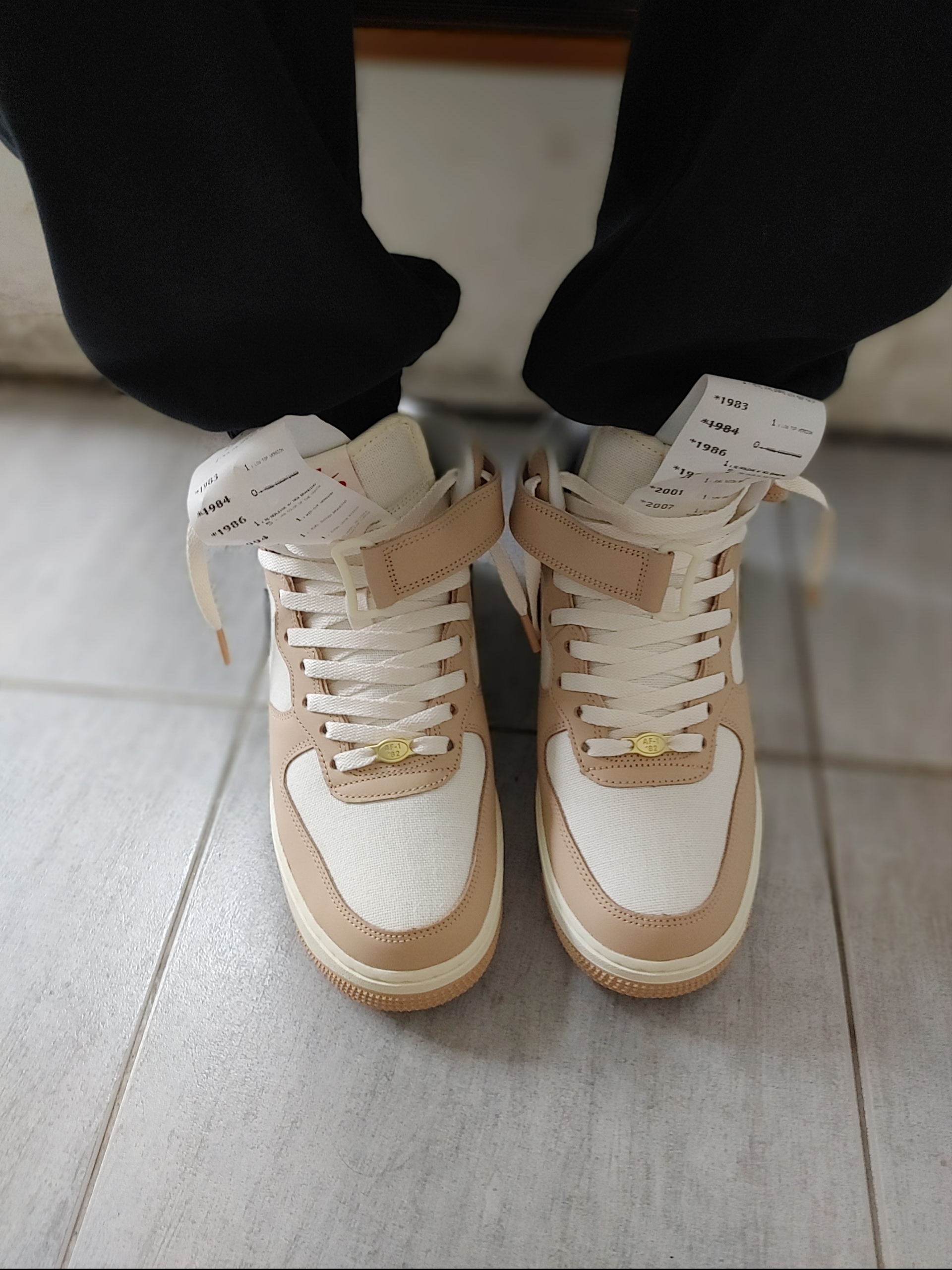 Nike Air Force 1 Mid '07 LX Pale Ivory and Shimmer 착용 스타일 - 1