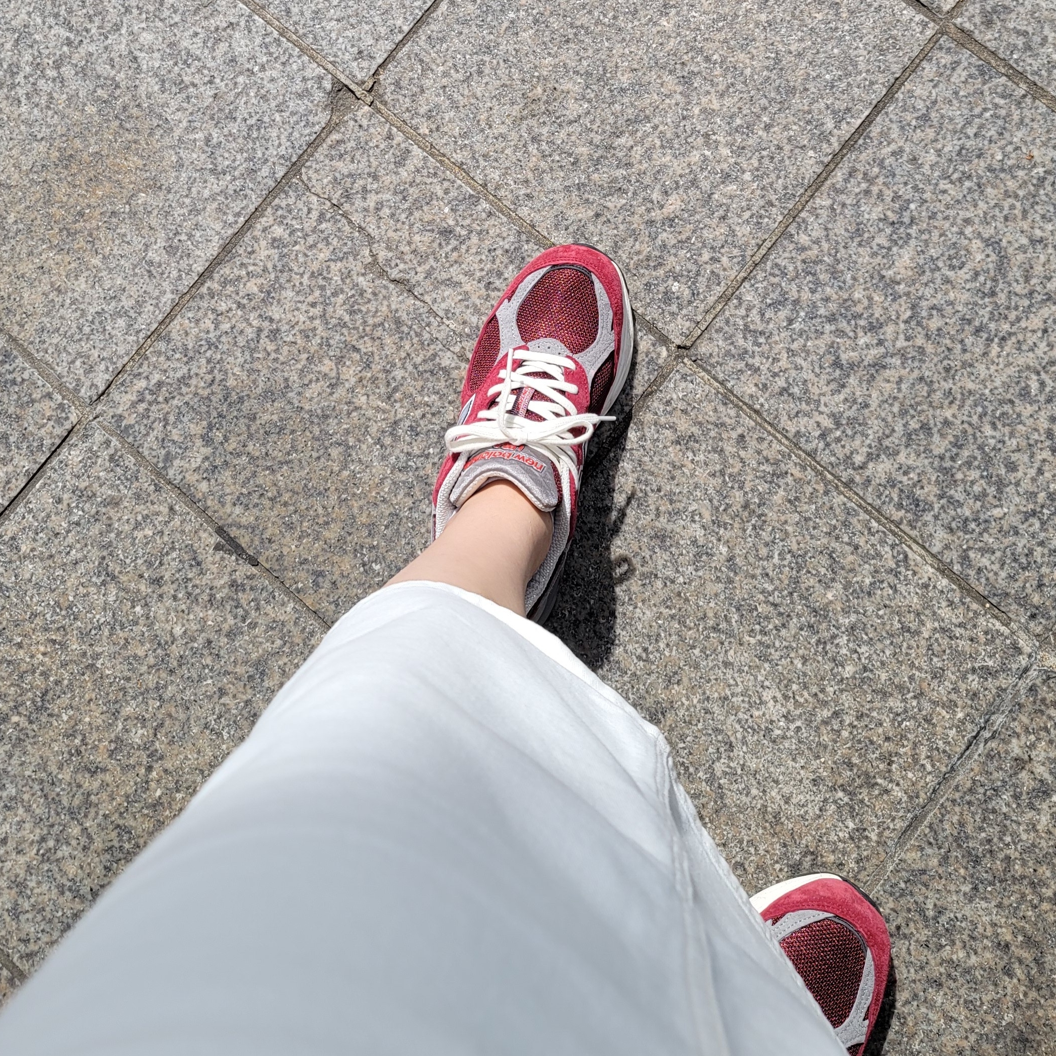 New Balance 990v3 Made in USA Scarlet Marblehead 착용 스타일