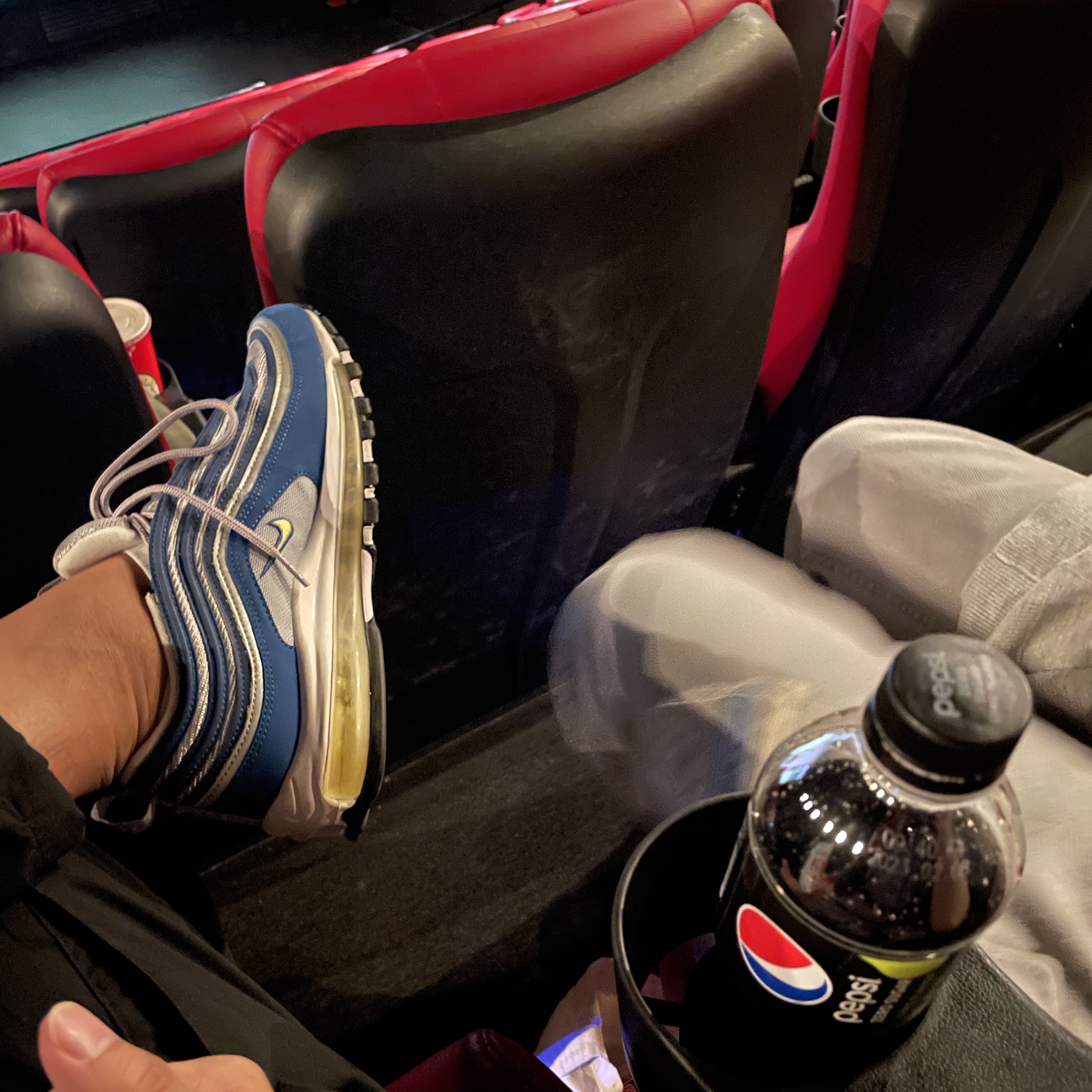 Nike Air Max 97 OG Royal Neon 착용 스타일