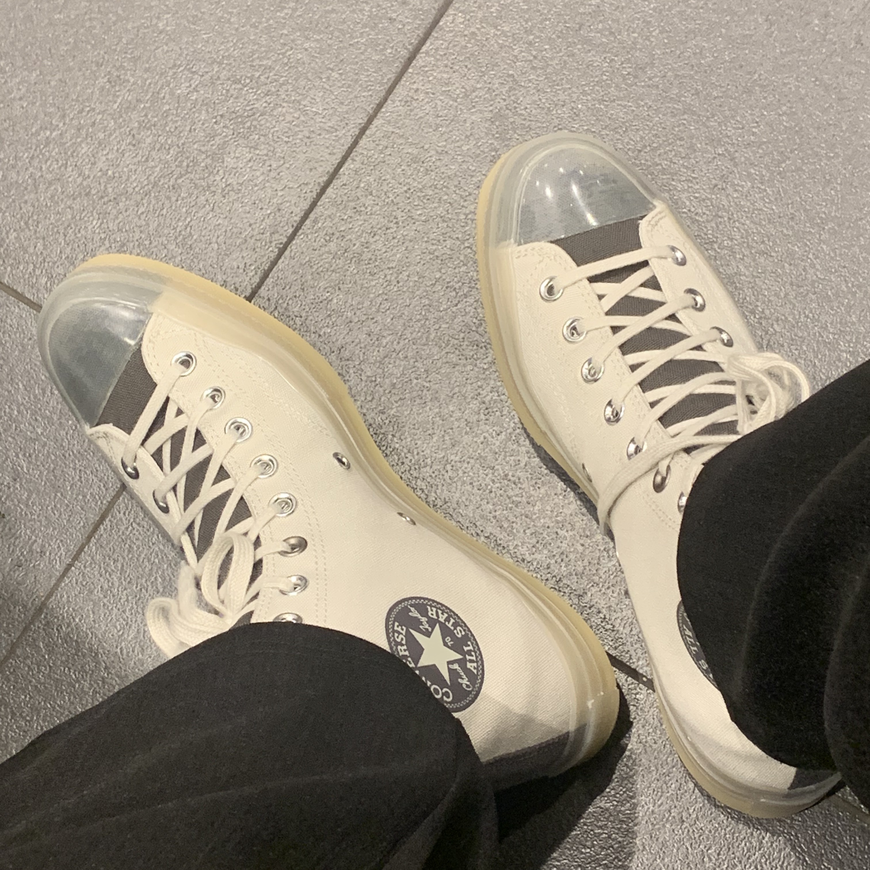 Converse x A-Cold-Wall Chuck 70 Hi Silver Birch 착용 스타일 - 1