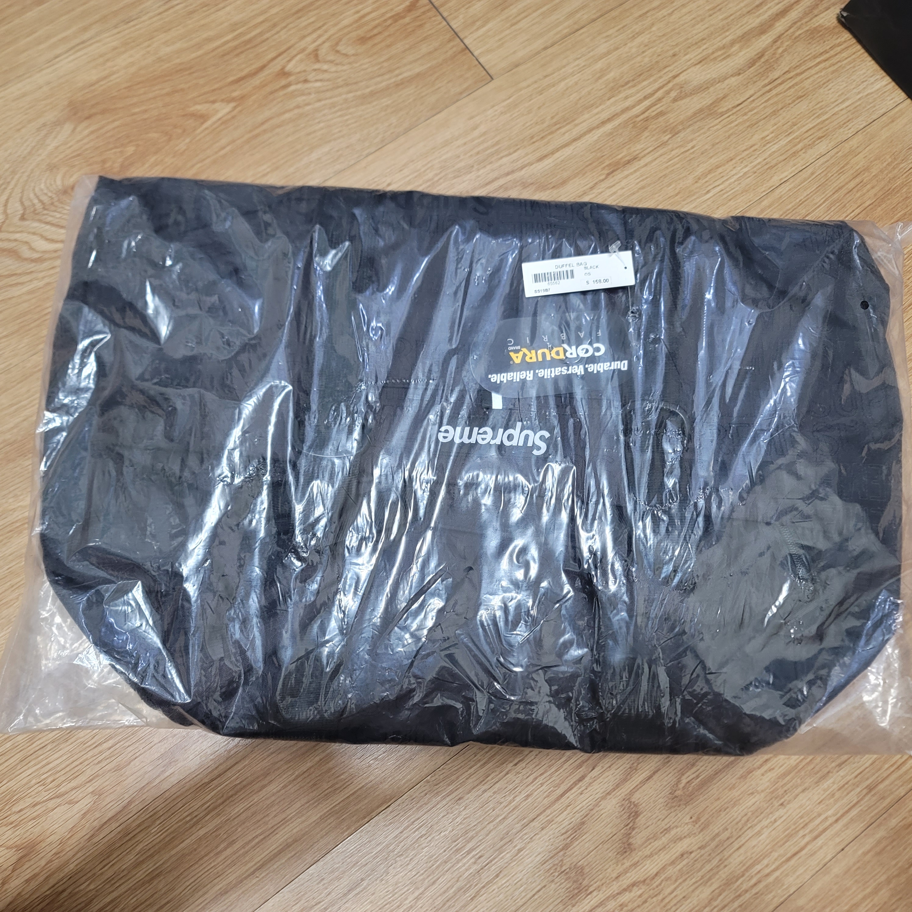 Nike x Jacquemus NRG Fleece Hoodie Sail - Asia, Supreme Duffle Bag Black - 19SS 착용 스타일 - 3