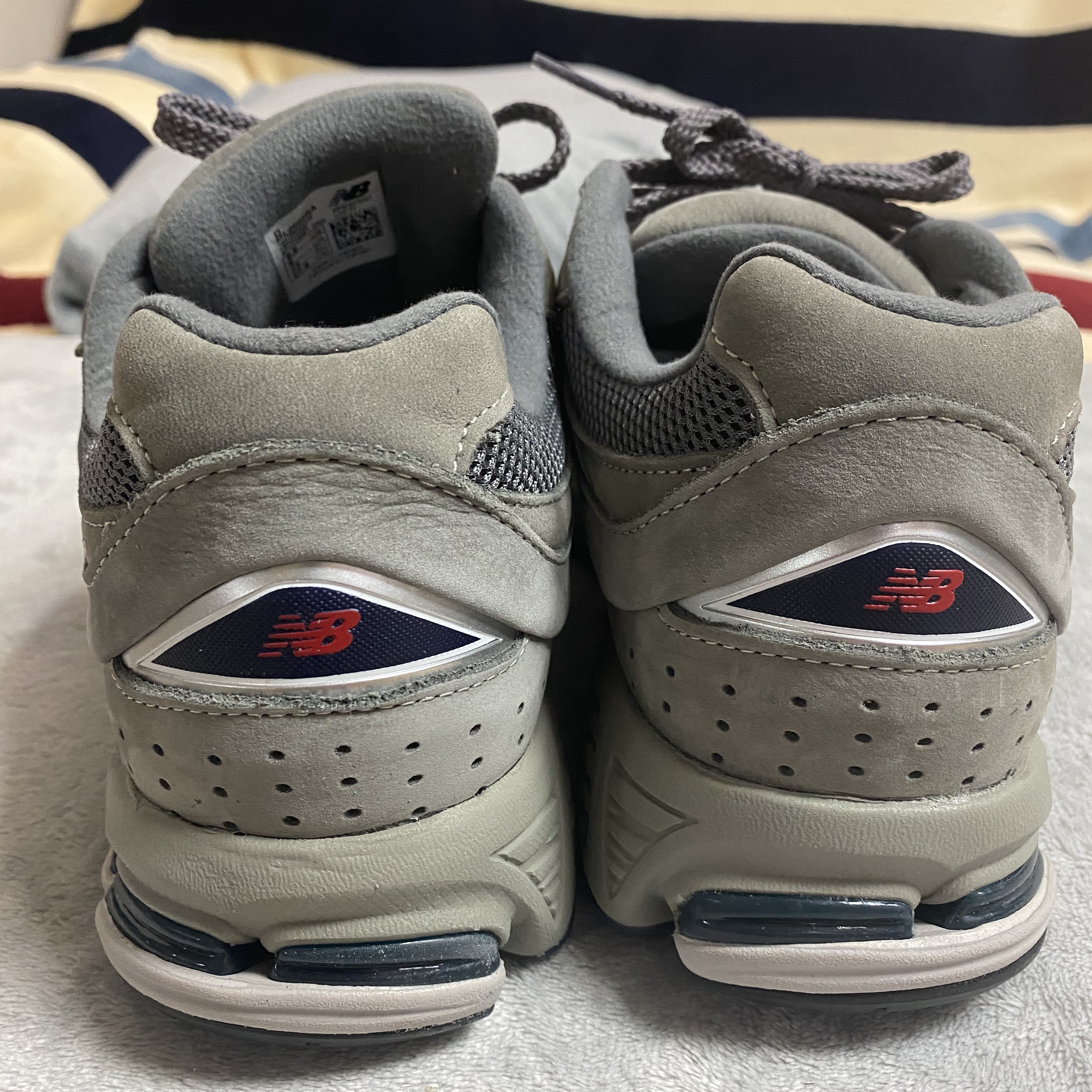 New Balance 2002R Gray 착용 스타일 - 4
