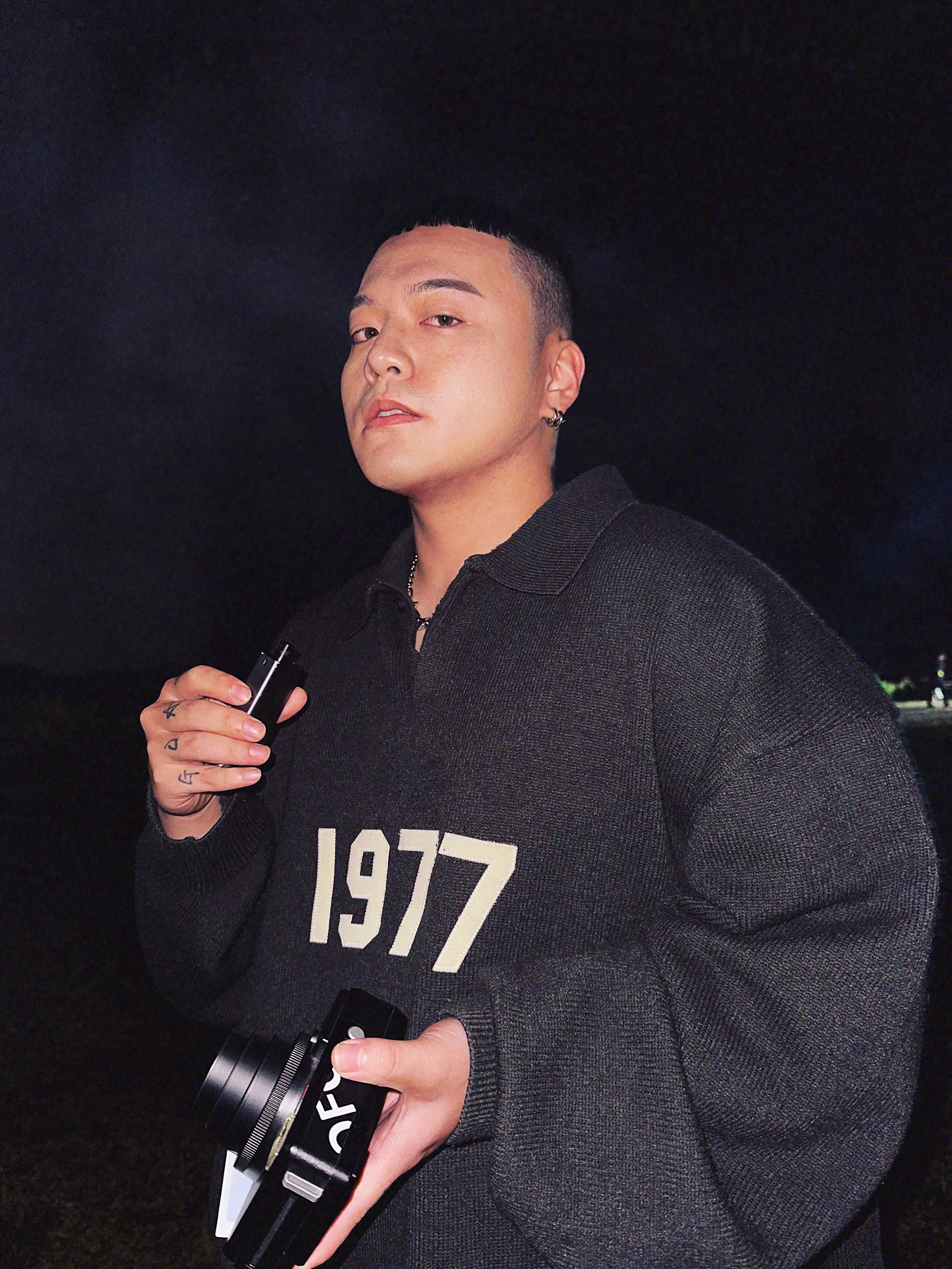 Essentials 1977 Knit Long Sleeve Polo Iron - 22SS 착용 스타일